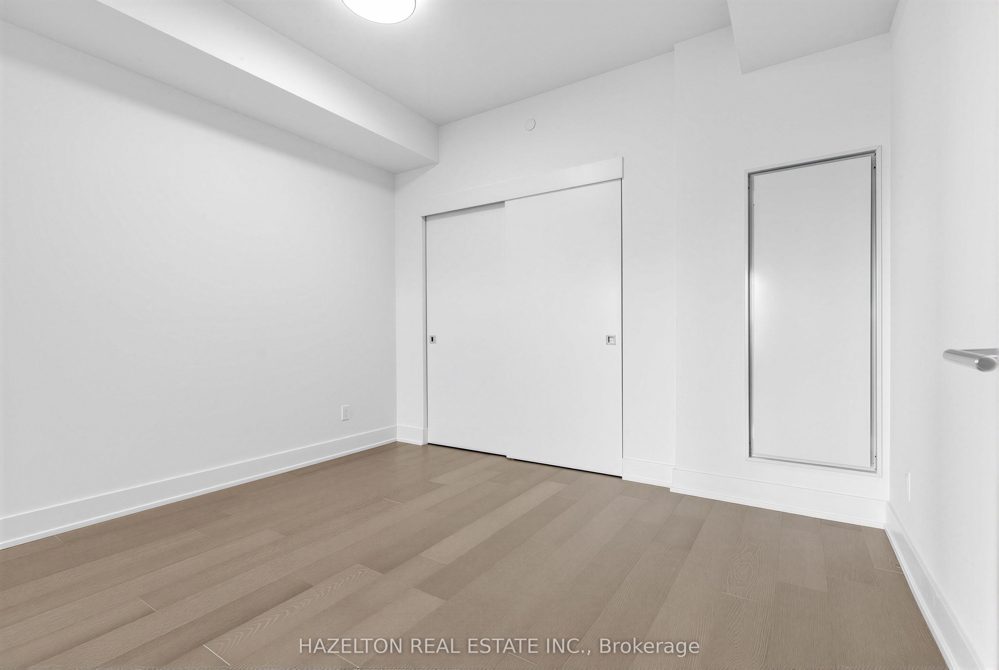 8 Manor Road W 606 Property Photo 12