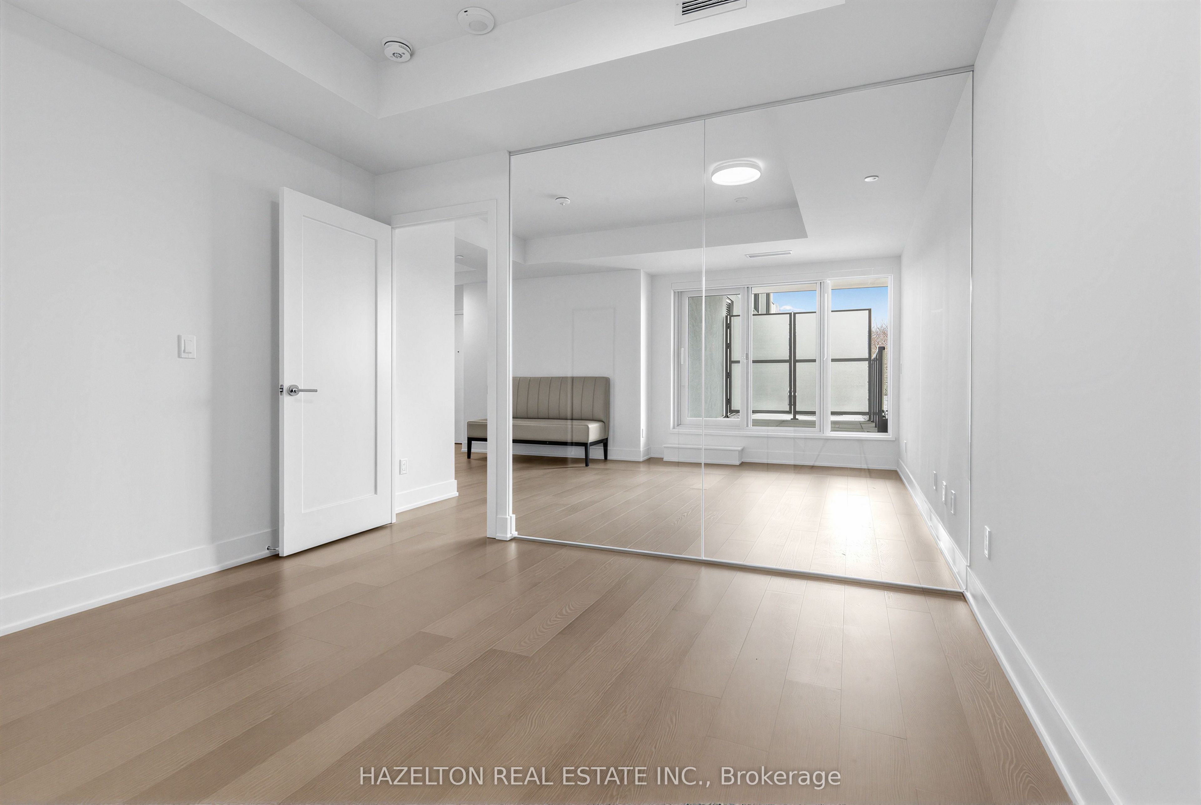 8 Manor Road W 606 Property Photo 14