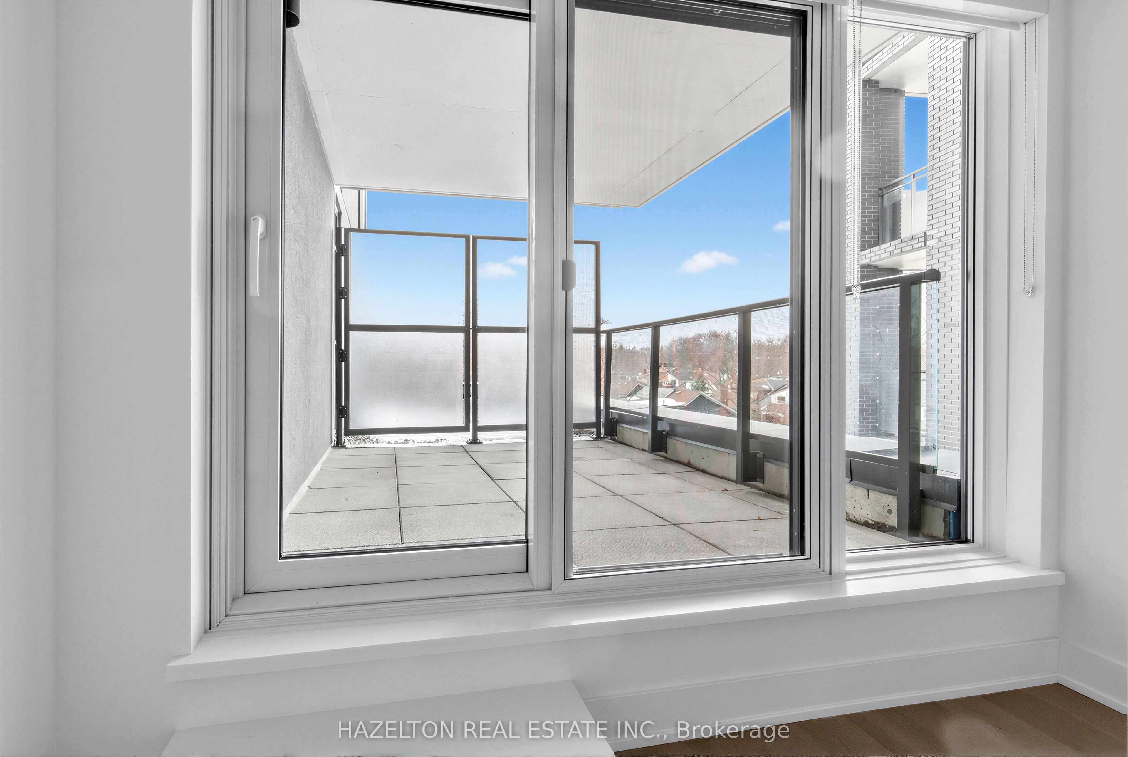 8 Manor Road W 606 Property Photo 16