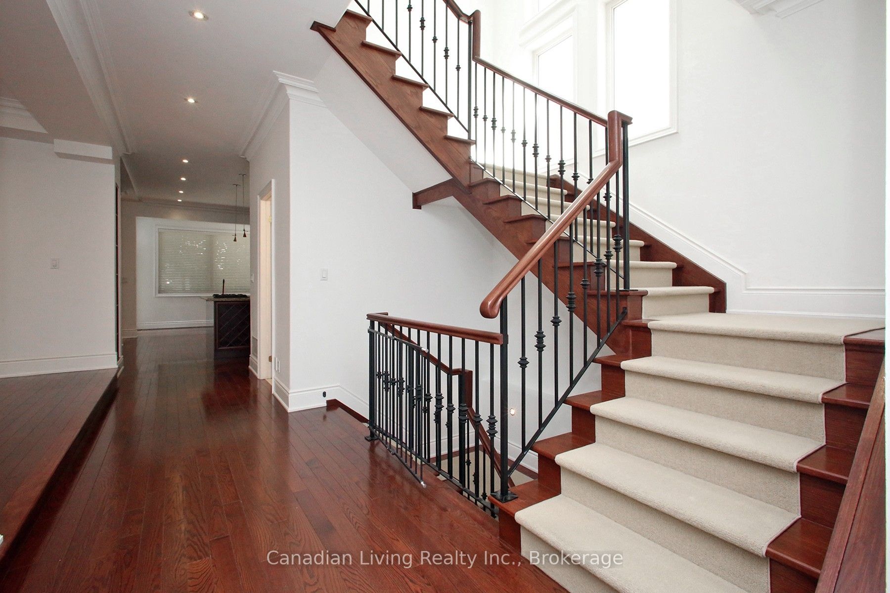 374 Glengarry Avenue Property Photo 5