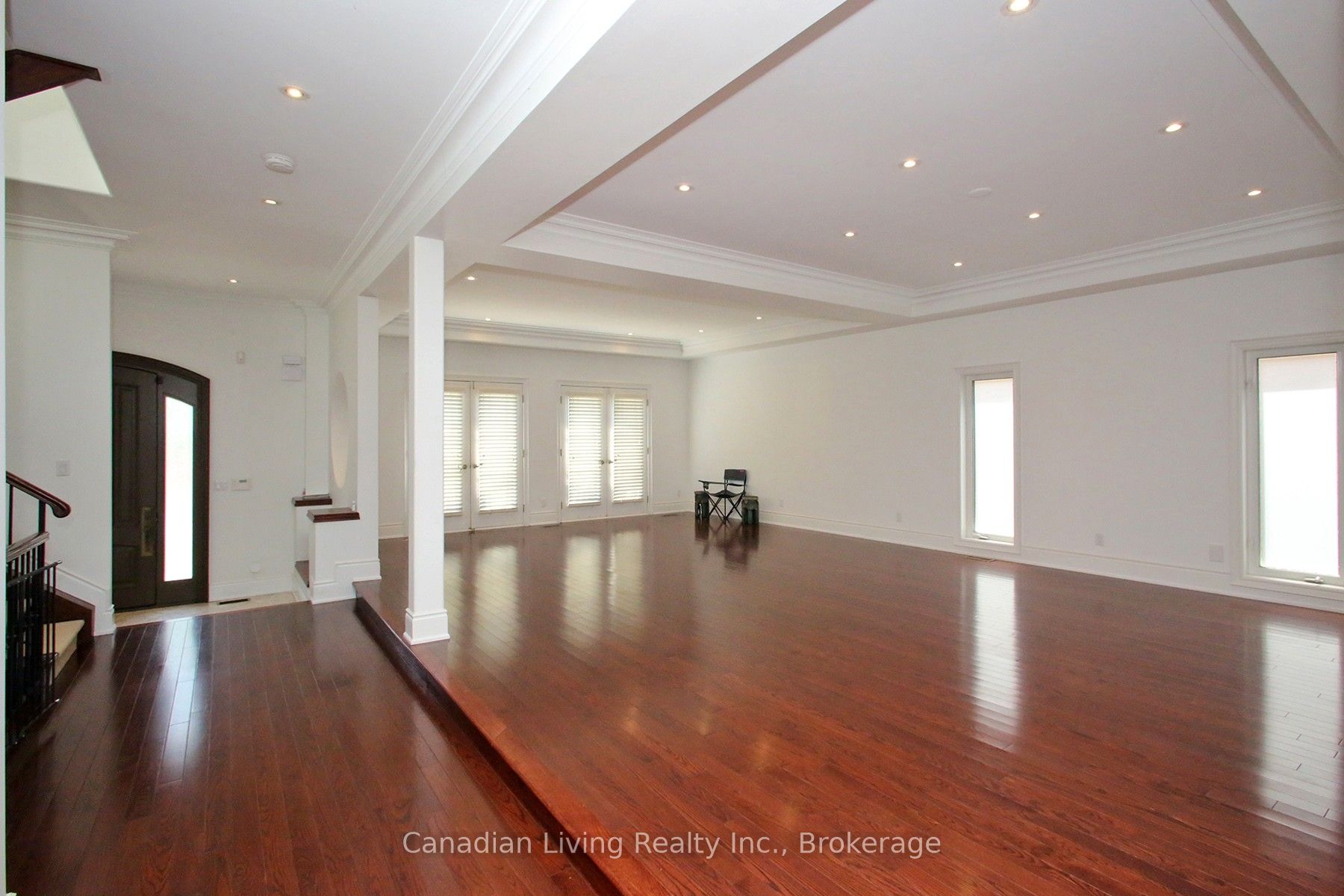 374 Glengarry Avenue Property Photo 8