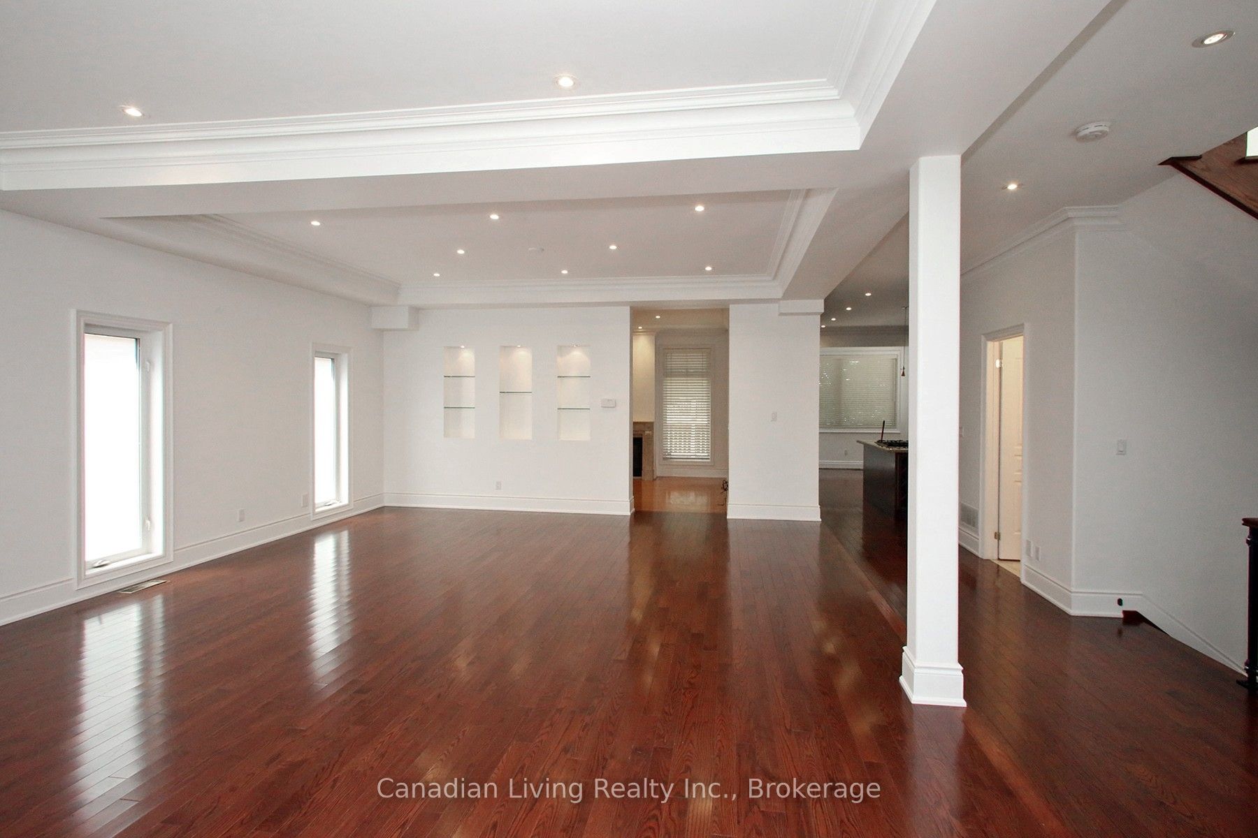 374 Glengarry Avenue Property Photo 9