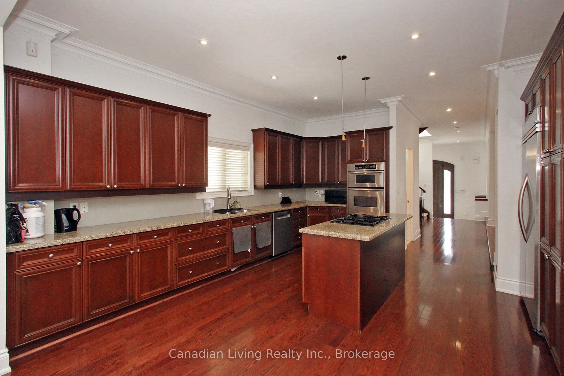374 Glengarry Avenue Property Photo 10