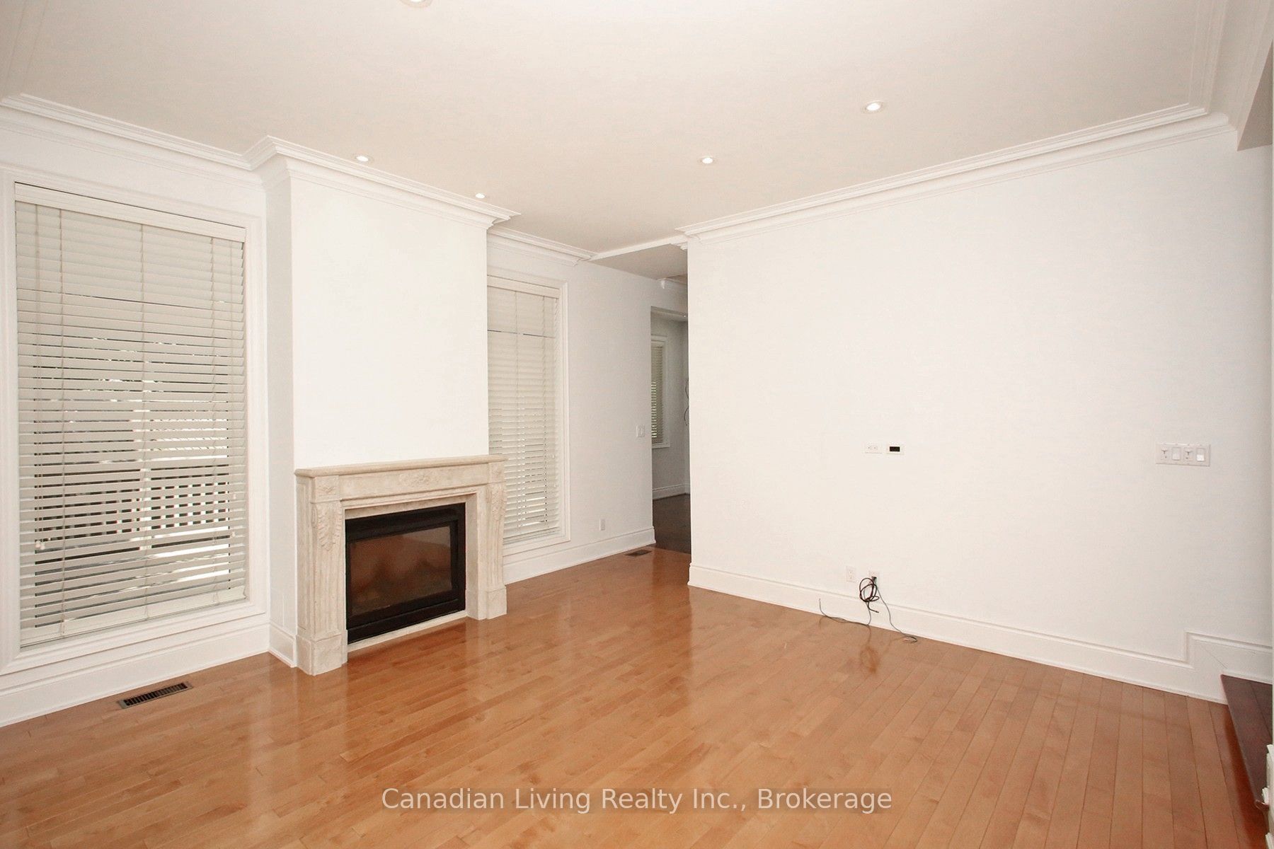 374 Glengarry Avenue Property Photo 14