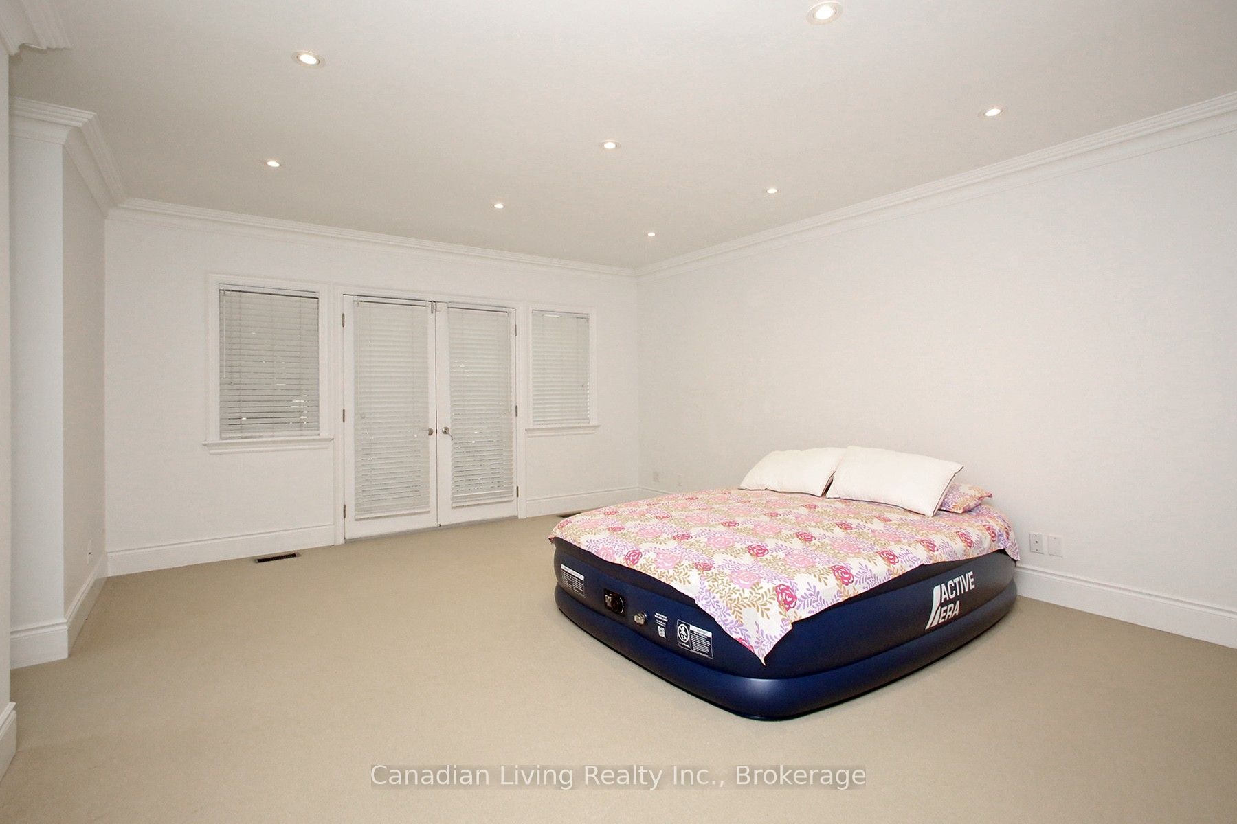 374 Glengarry Avenue Property Photo 16