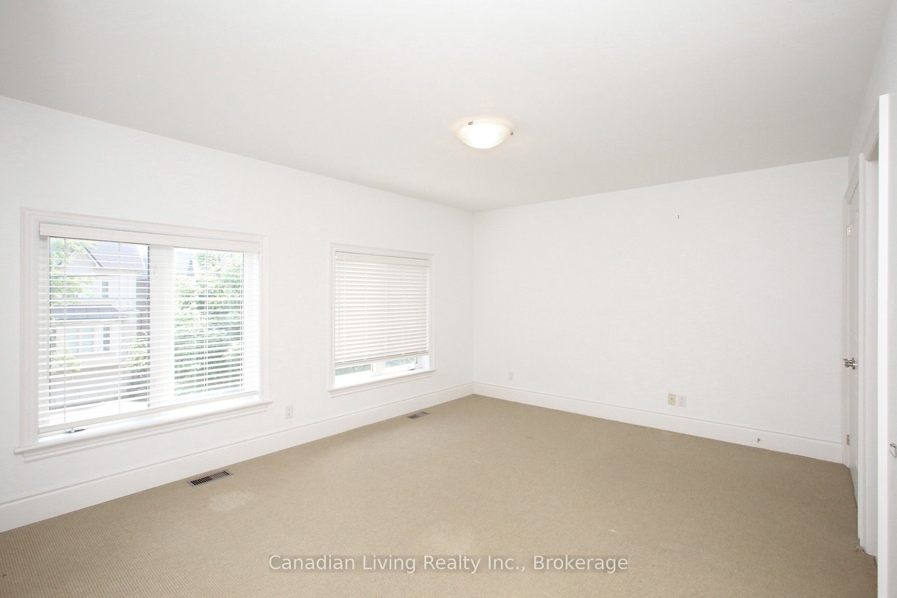 374 Glengarry Avenue Property Photo 23