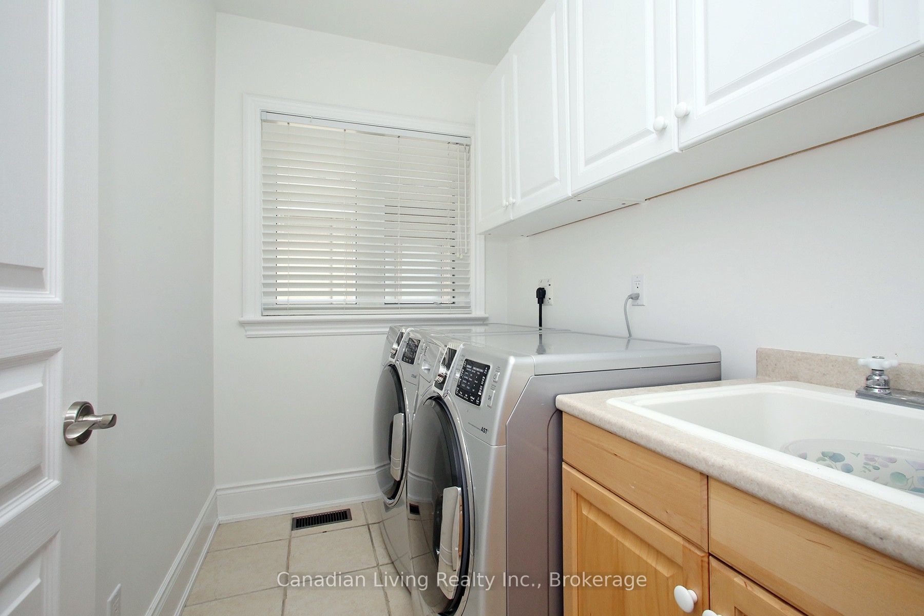 374 Glengarry Avenue Property Photo 29