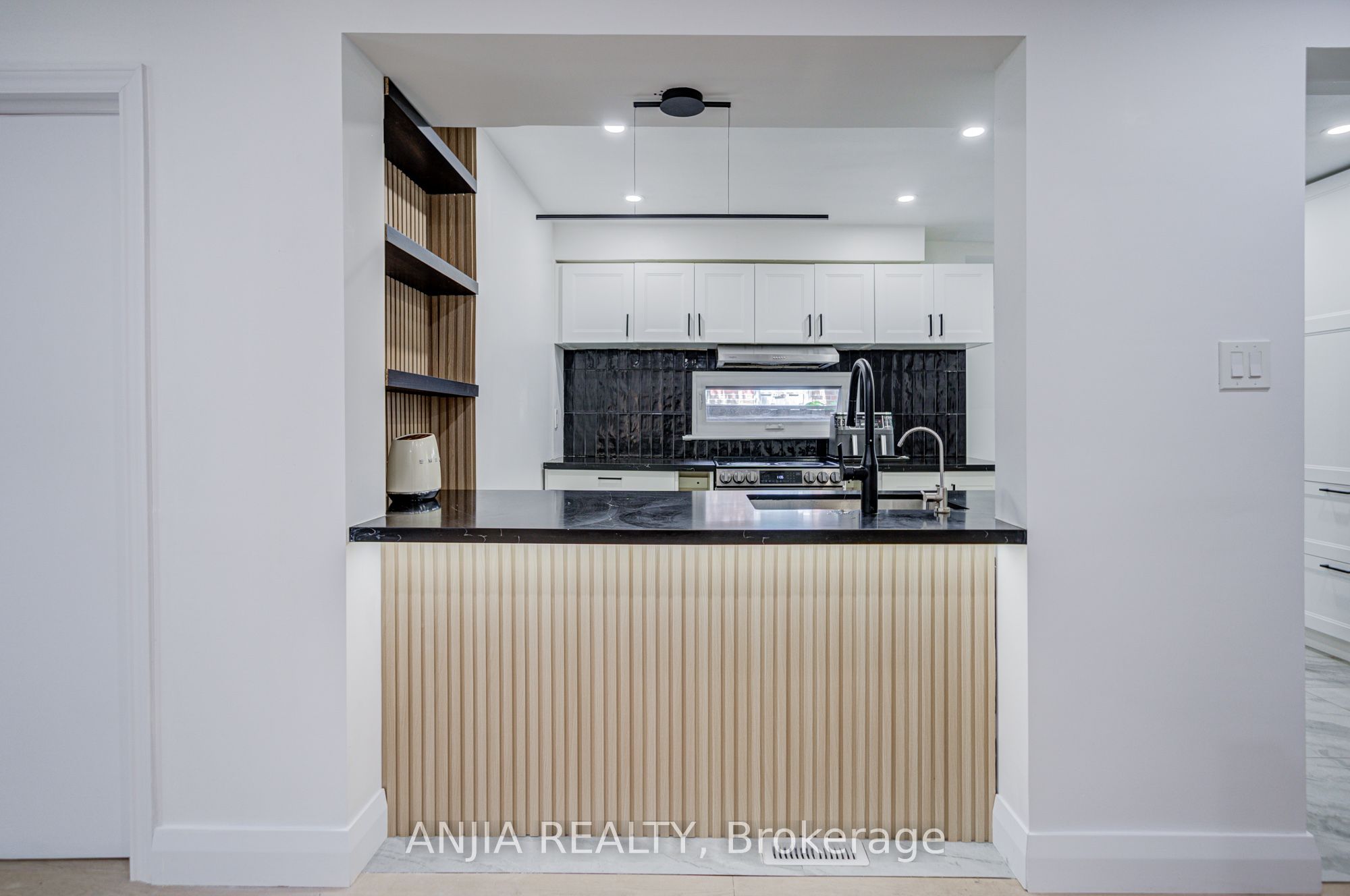272 Mcnicoll Avenue Property Photo 6