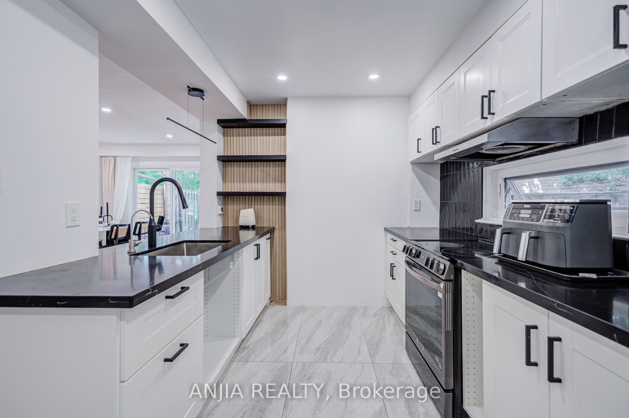 272 Mcnicoll Avenue Property Photo 8