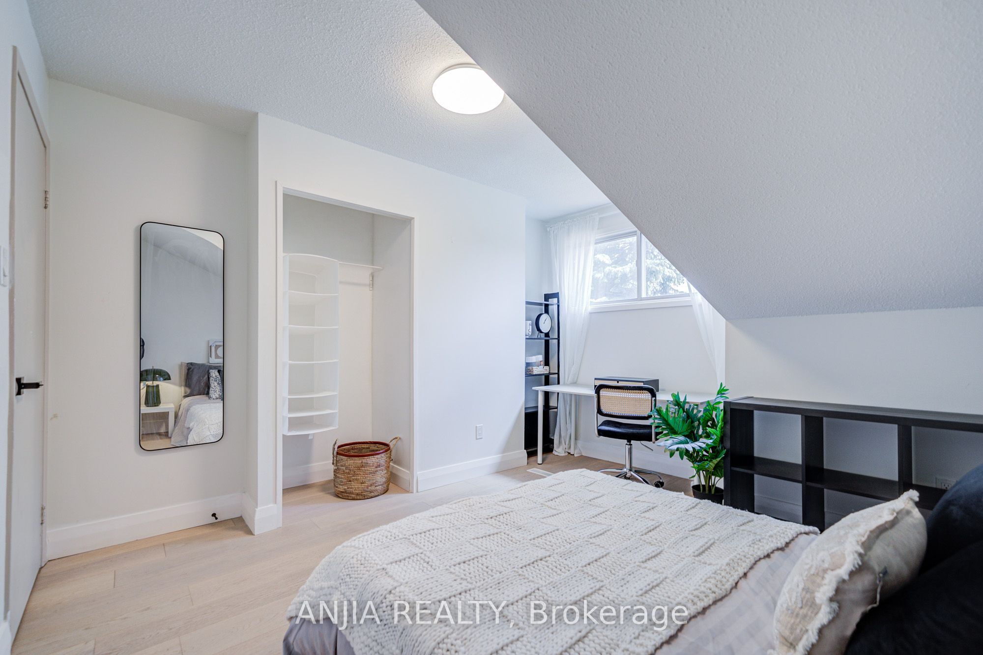 272 Mcnicoll Avenue Property Photo 19