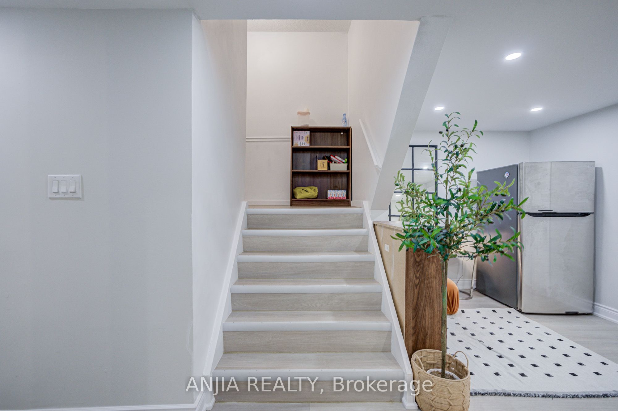 272 Mcnicoll Avenue Property Photo 43