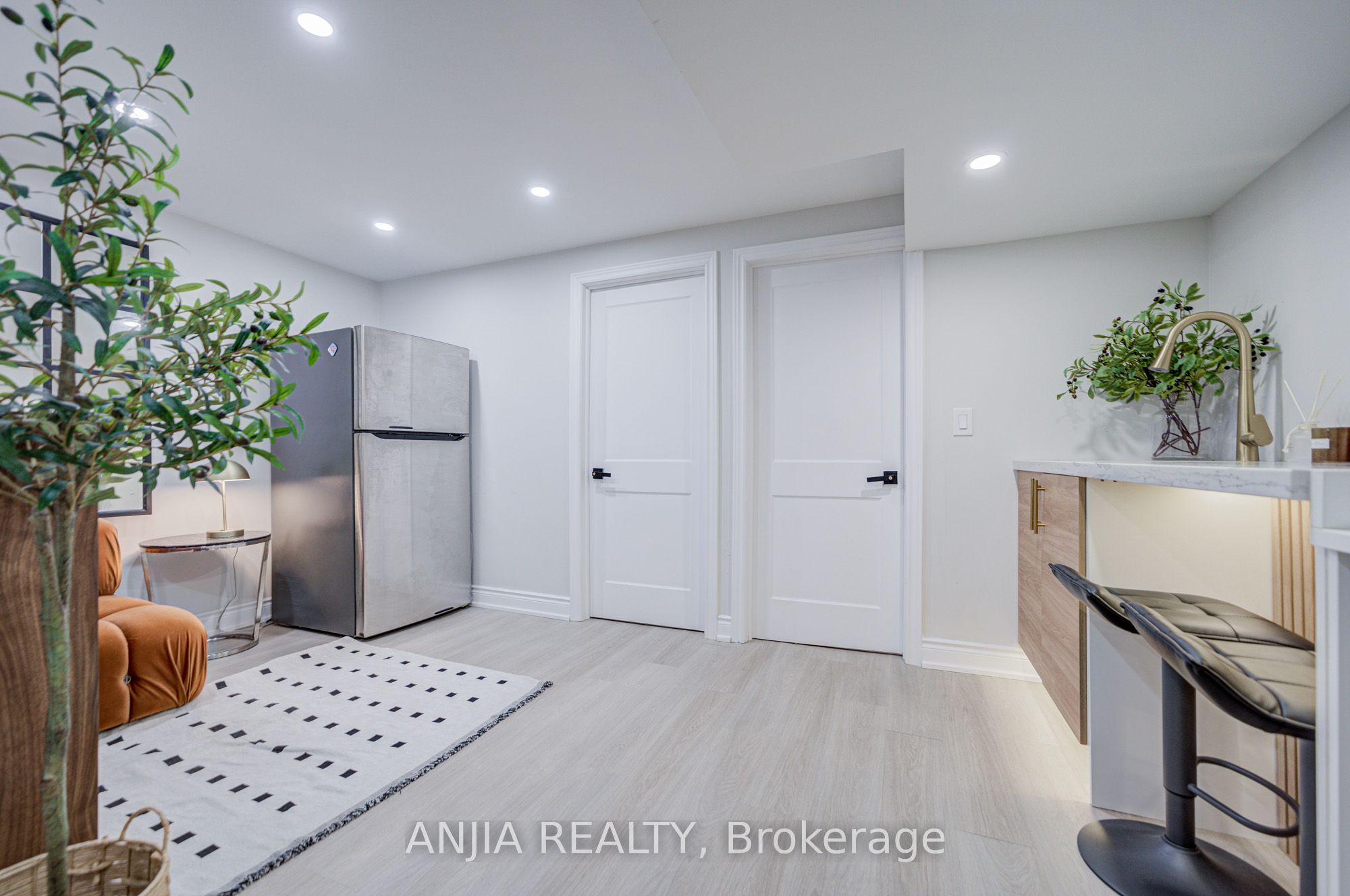 272 Mcnicoll Avenue Property Photo 44