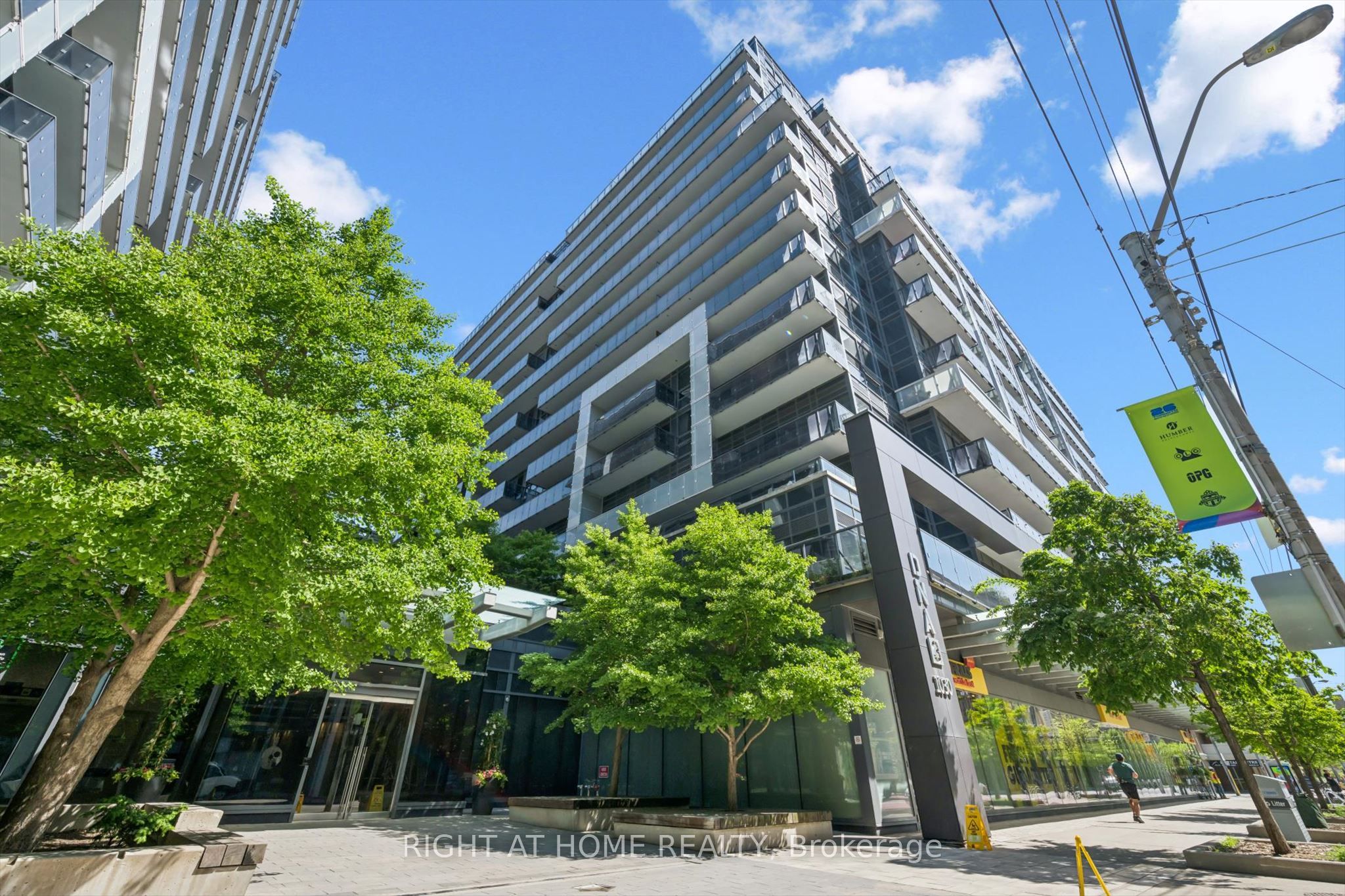 1030 King Street W 418