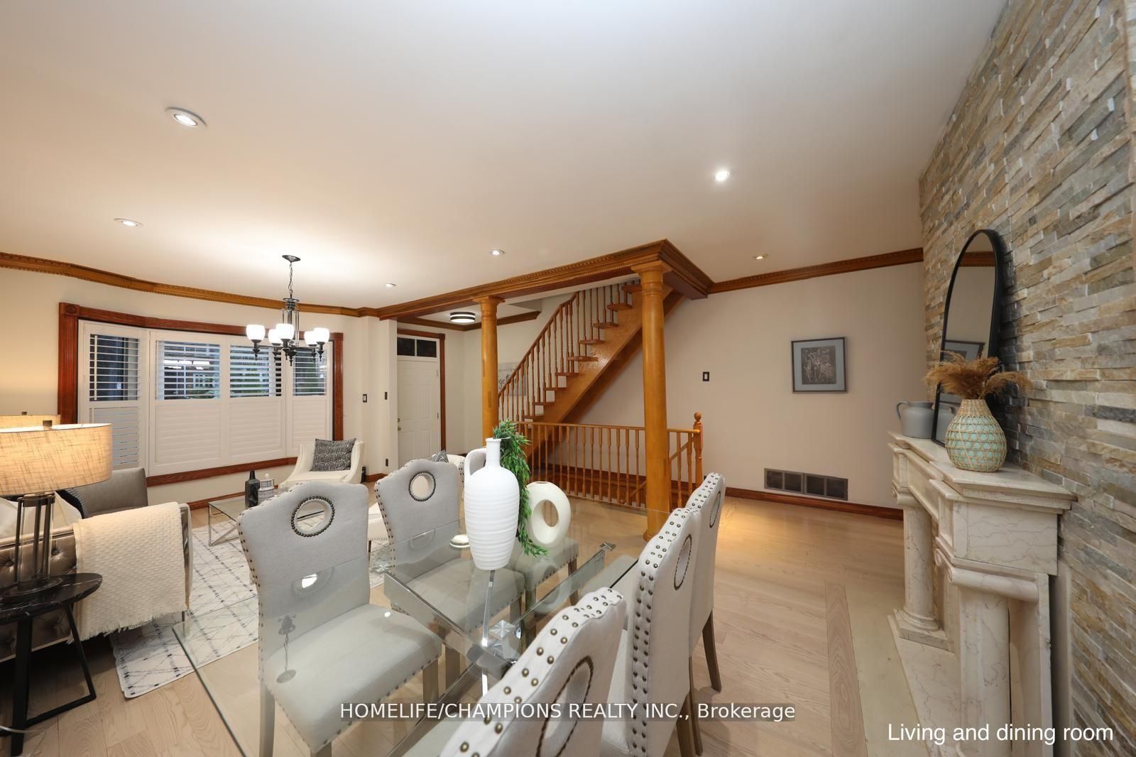 291 St Clair Avenue E Property Photo 6