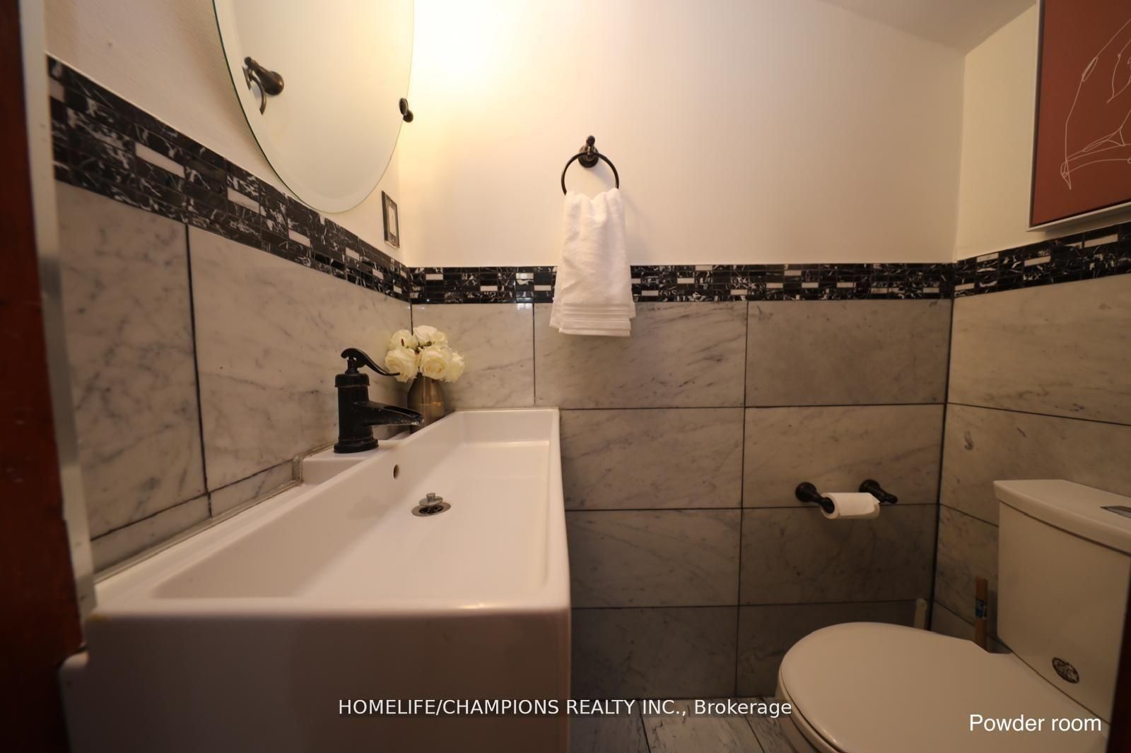 291 St Clair Avenue E Property Photo 32