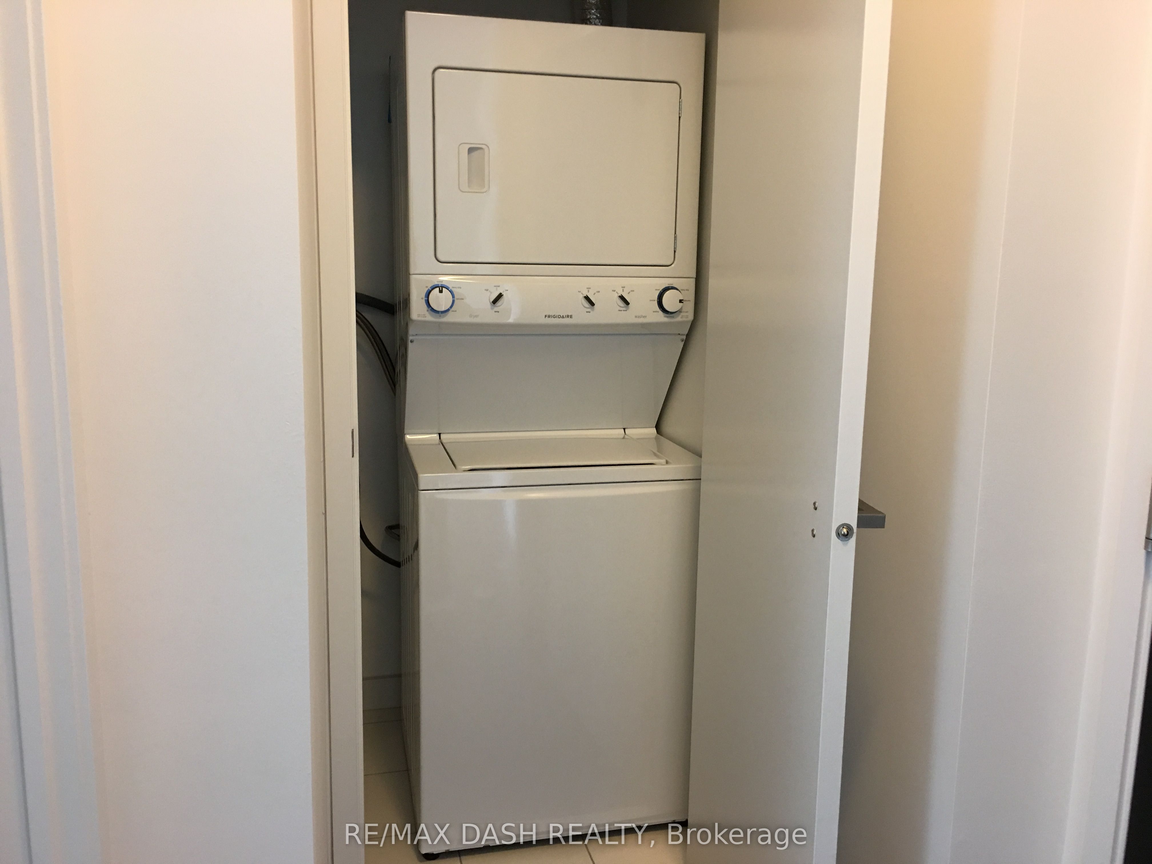 89 Dunfield Avenue 729 Property Photo 11