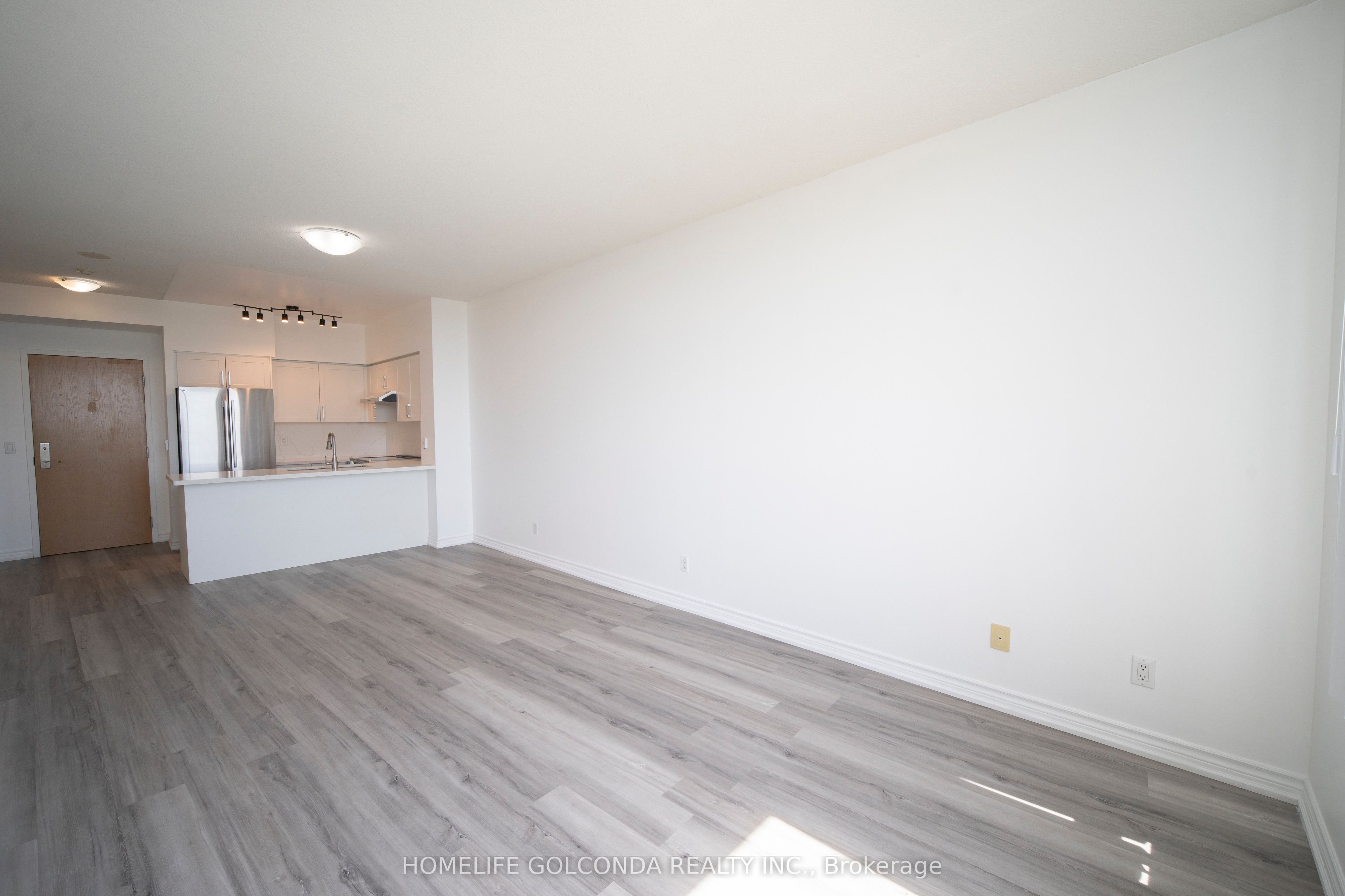 509 Beecroft Road 1106 Property Photo 10