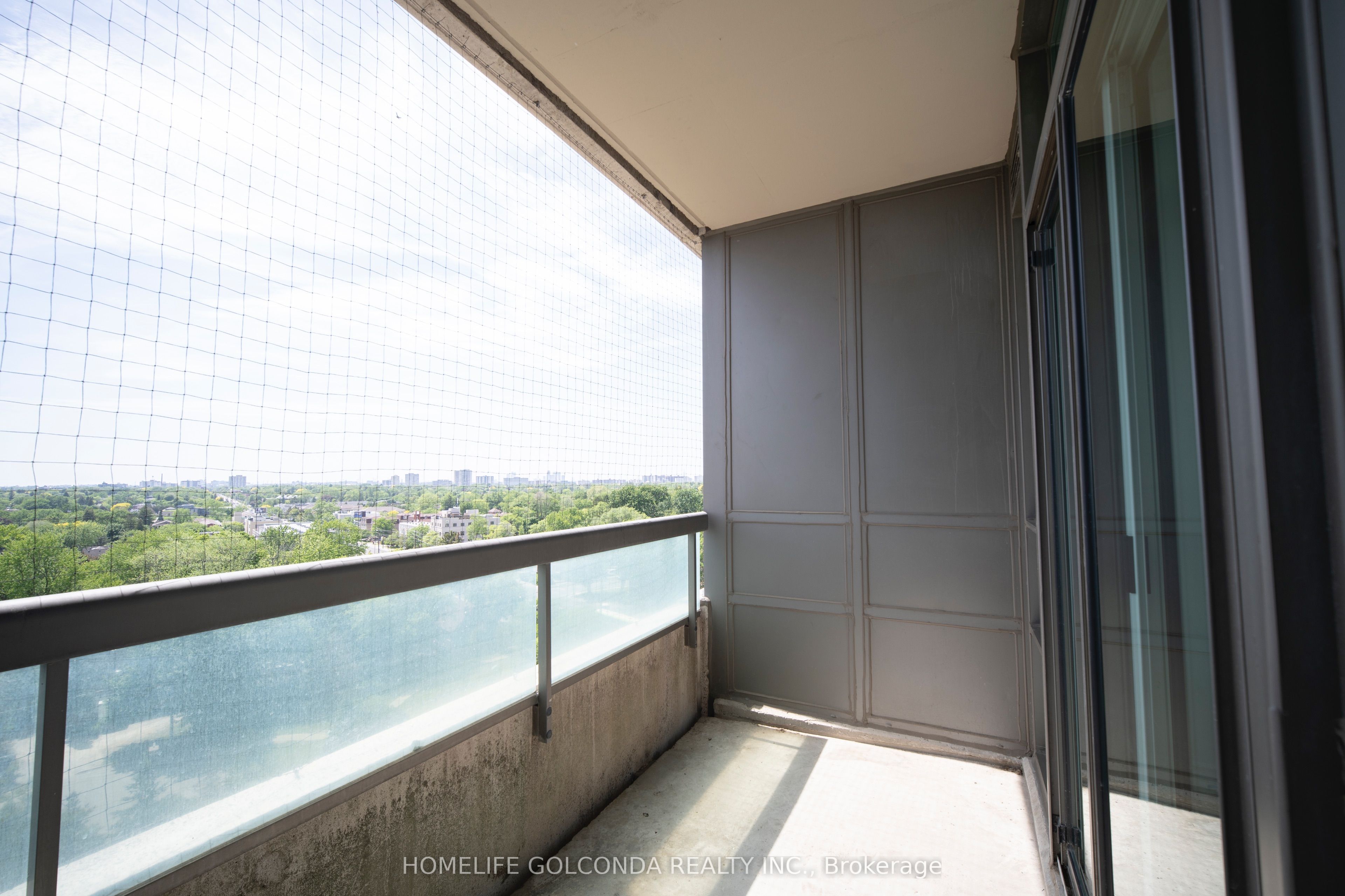 509 Beecroft Road 1106 Property Photo 11