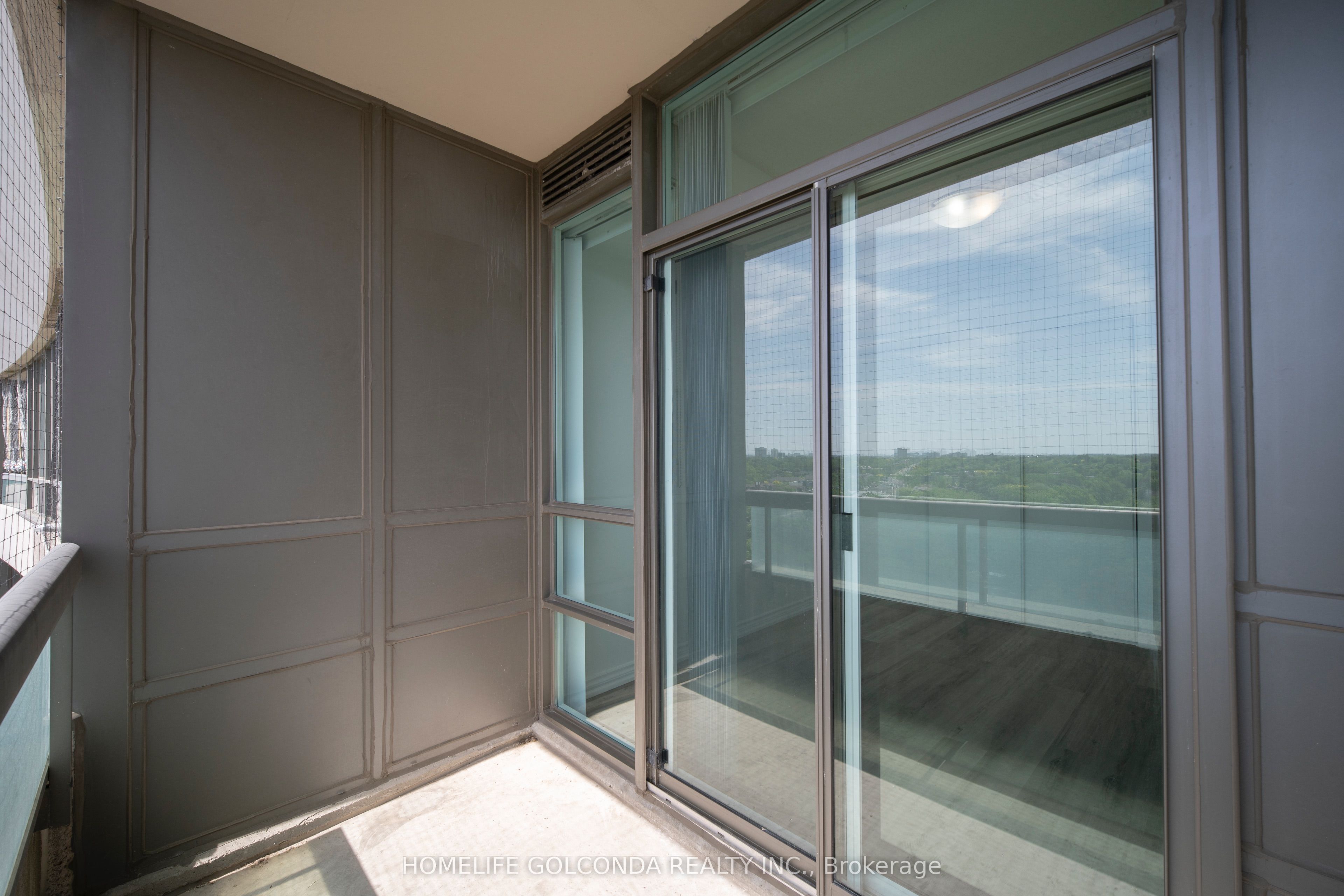 509 Beecroft Road 1106 Property Photo 12
