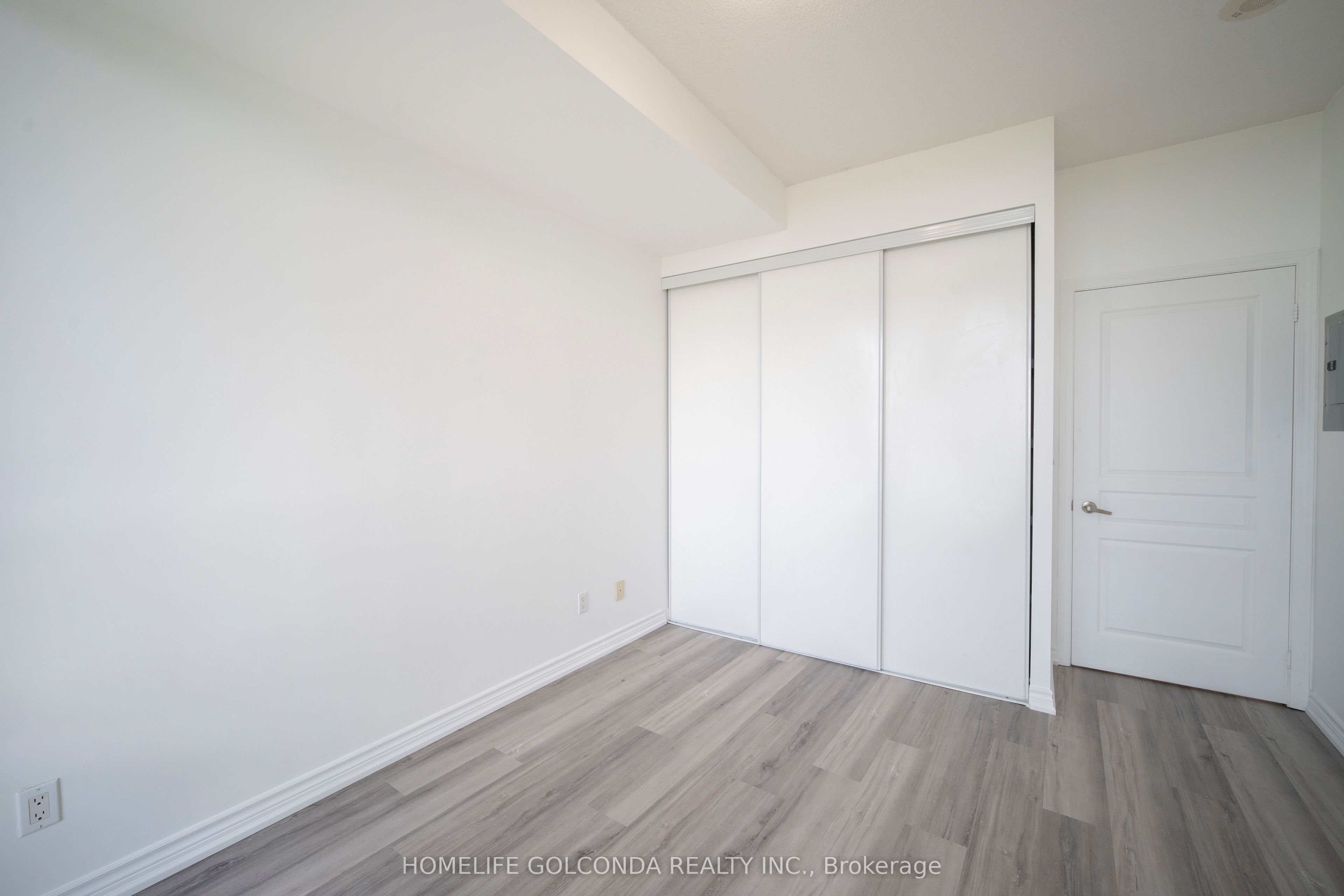 509 Beecroft Road 1106 Property Photo 17