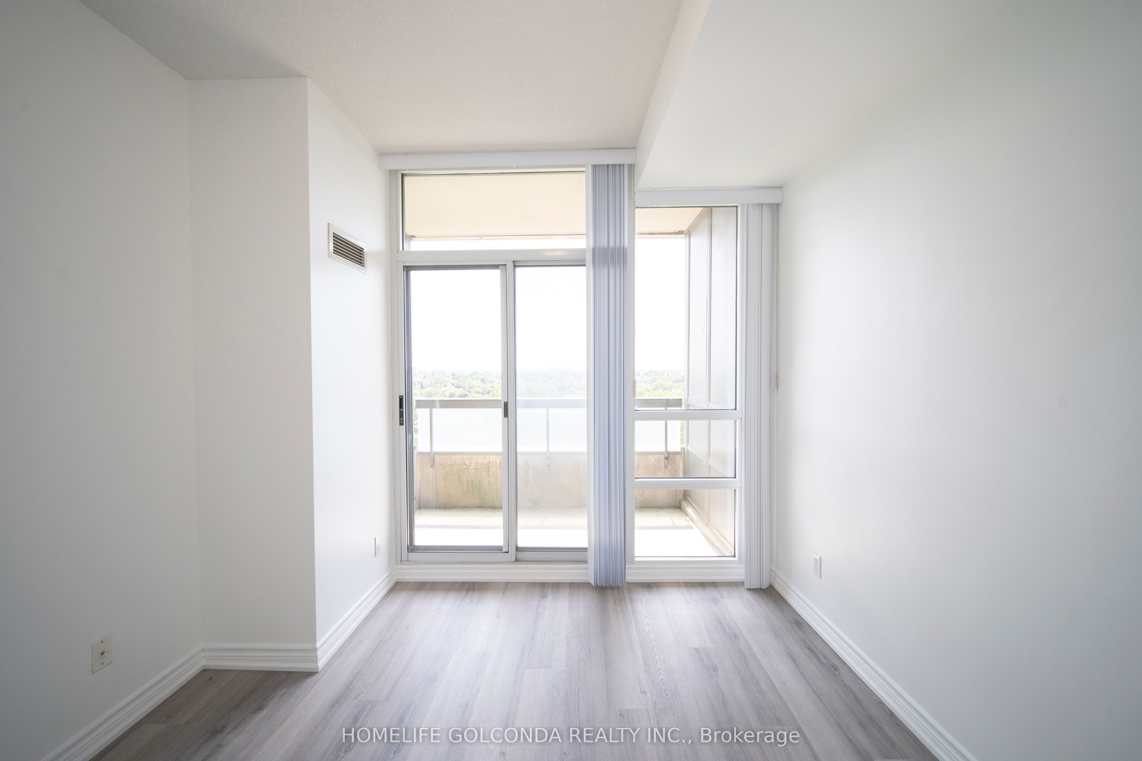 509 Beecroft Road 1106 Property Photo 20