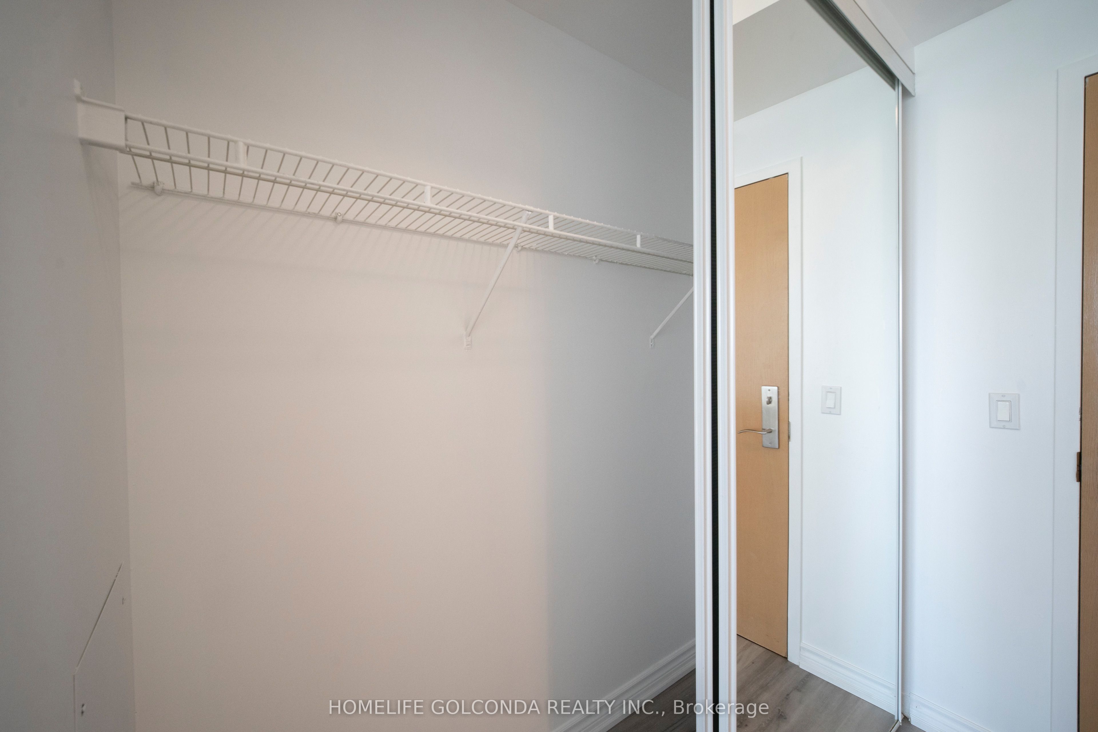 509 Beecroft Road 1106 Property Photo 26