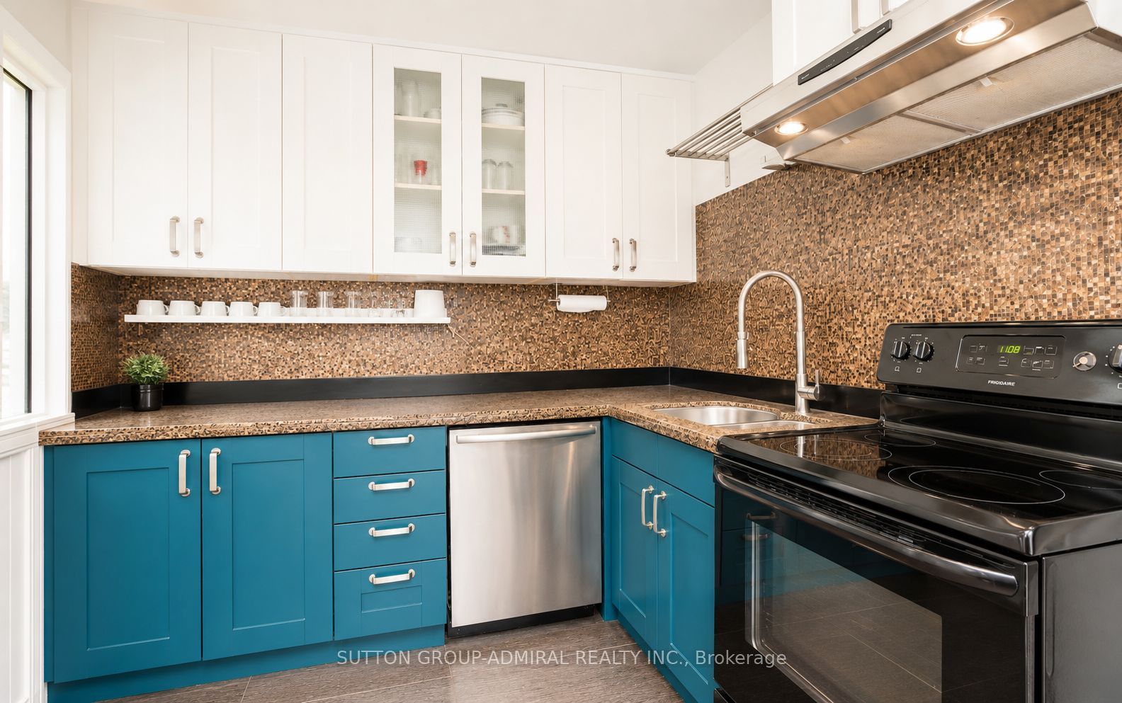 41 Athabaska Avenue Property Photo 7