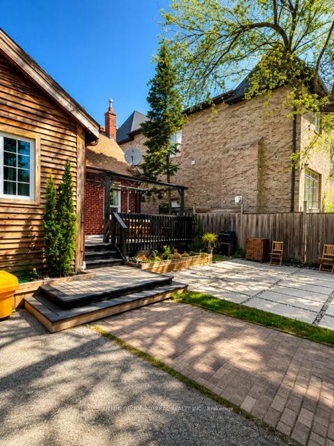 41 Athabaska Avenue Property Photo 34