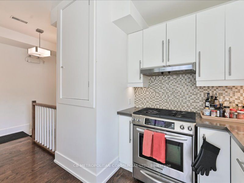 968 Queen Street W Property Photo 25