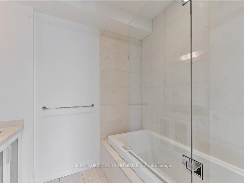 968 Queen Street W Property Photo 37