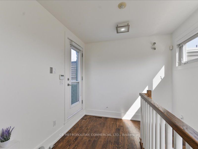 968 Queen Street W Property Photo 45