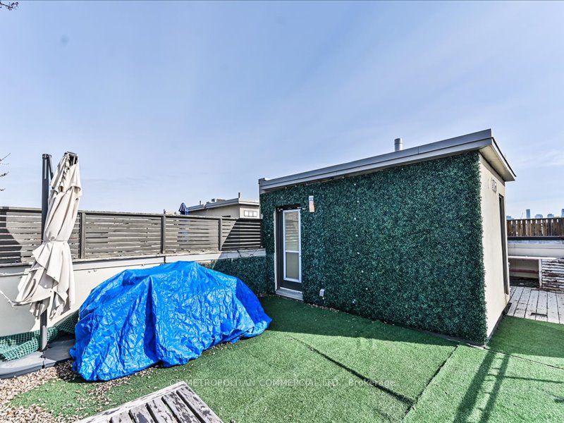 968 Queen Street W Property Photo 46