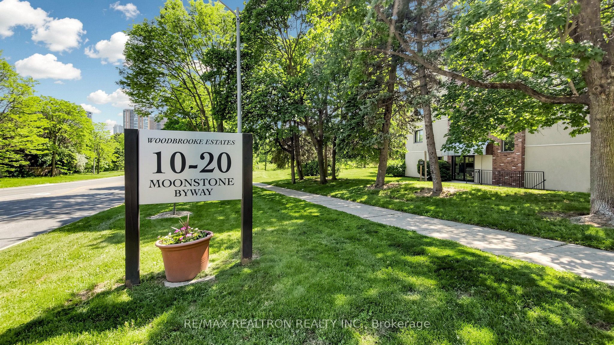 10 Moonstone Byway 145
