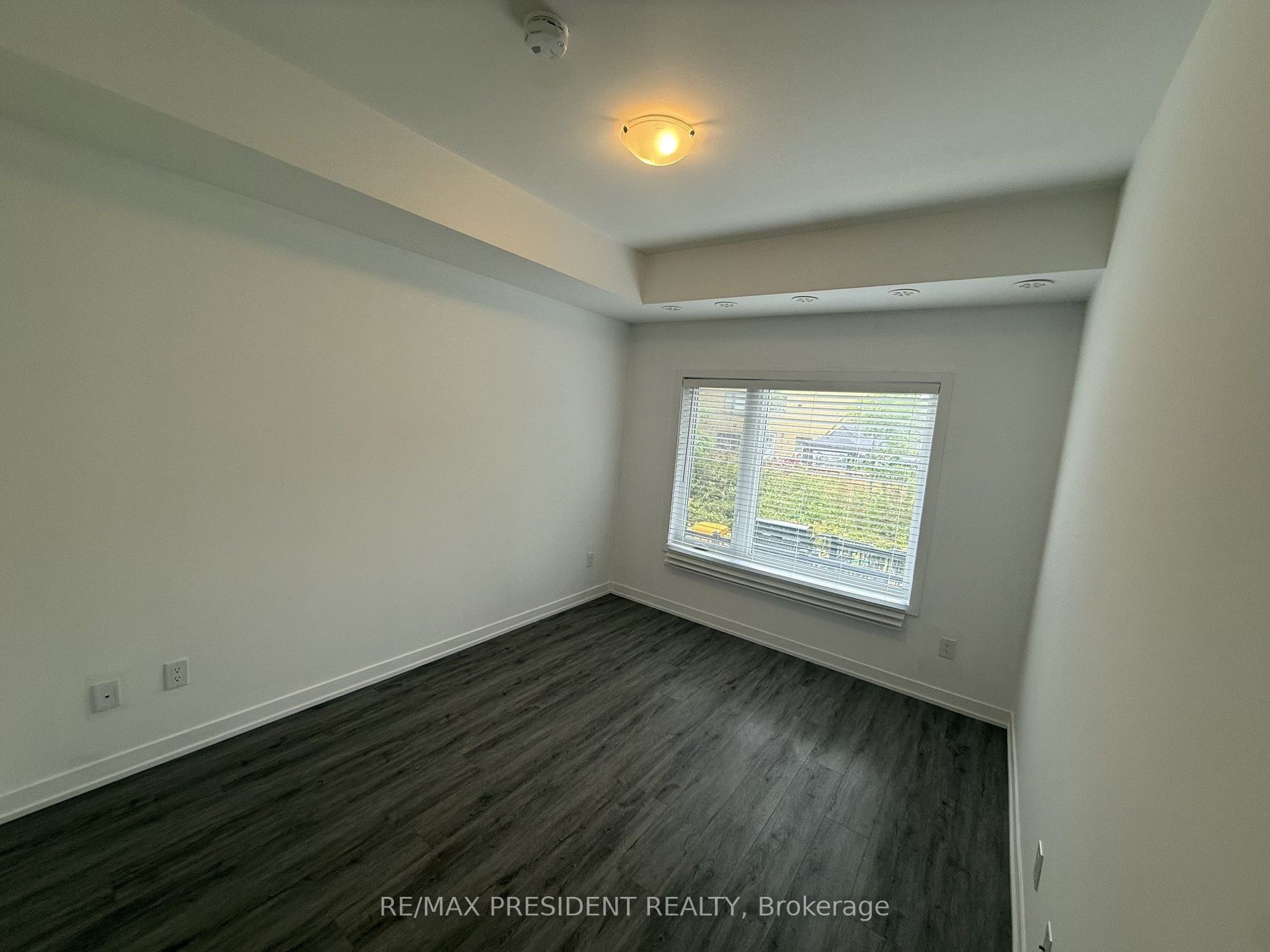 12 Marquette Avenue S 6 Property Photo 7