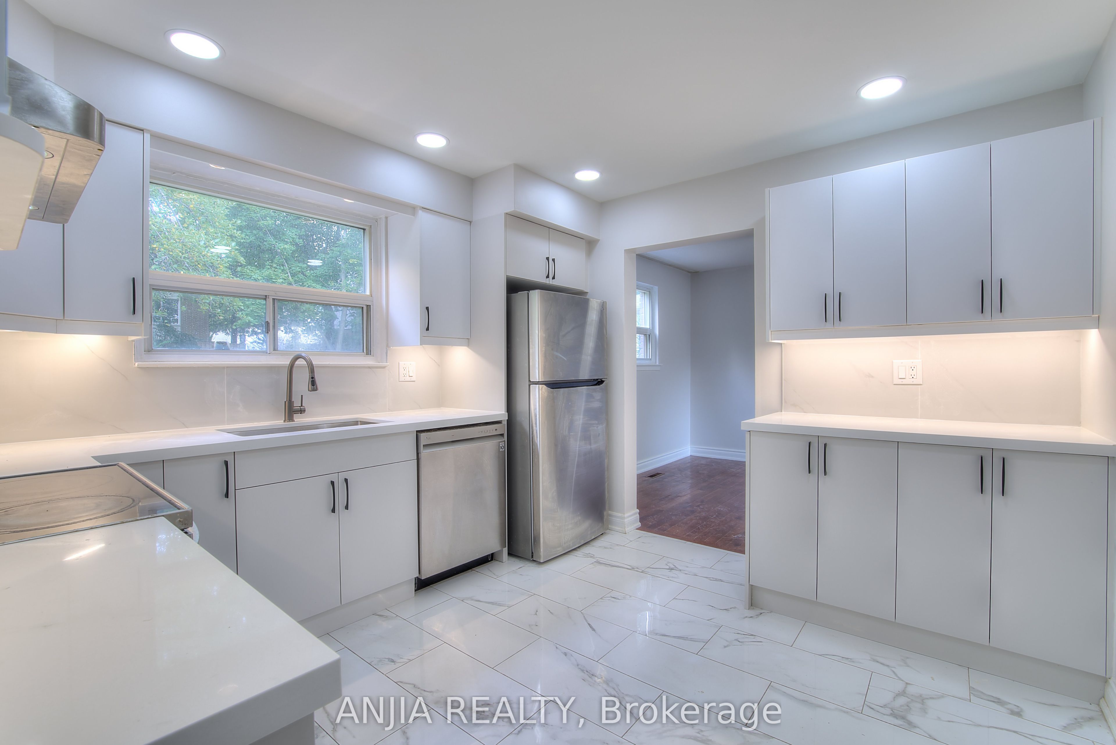 14 Cherrystone Drive Property Photo 3