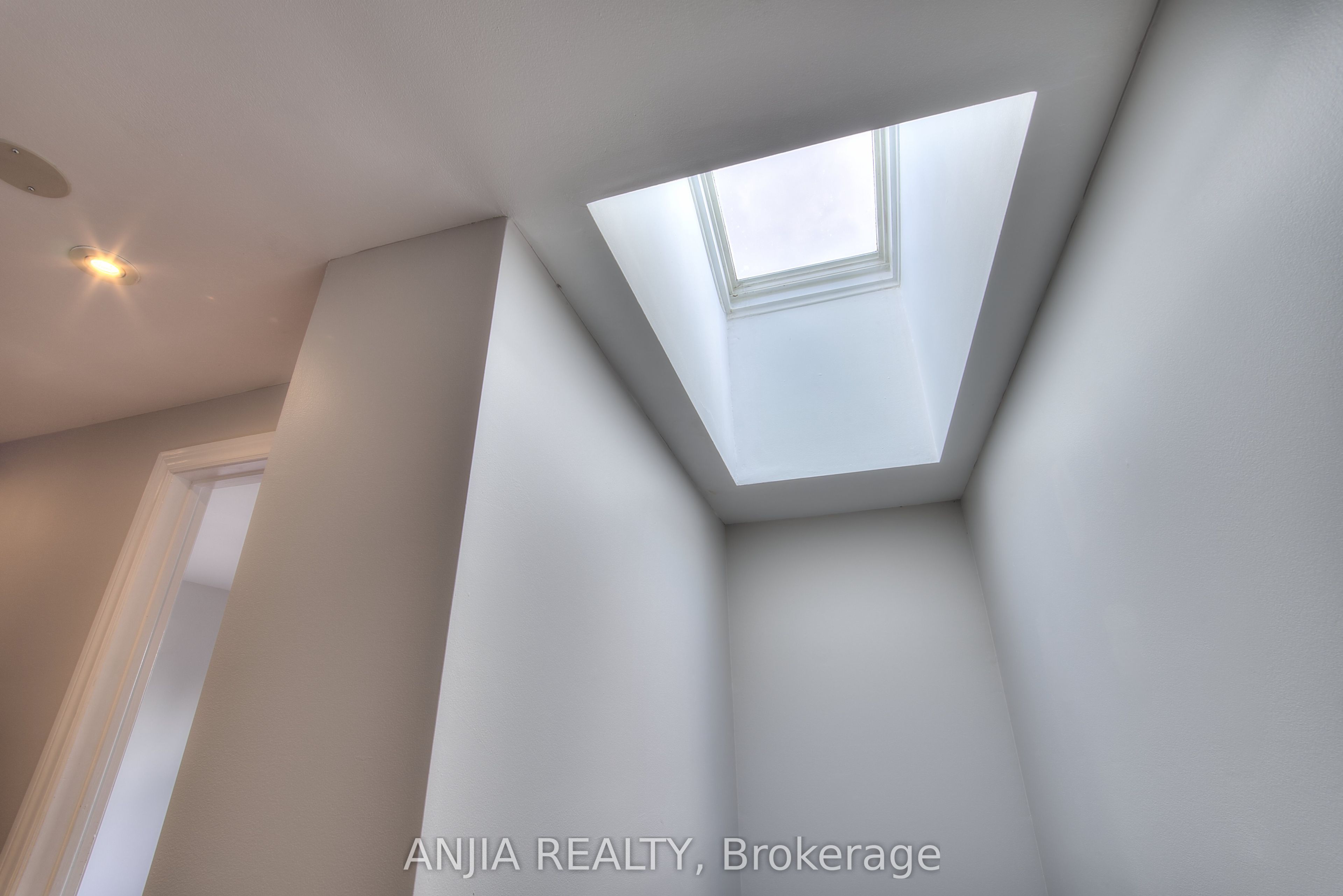 14 Cherrystone Drive Property Photo 8
