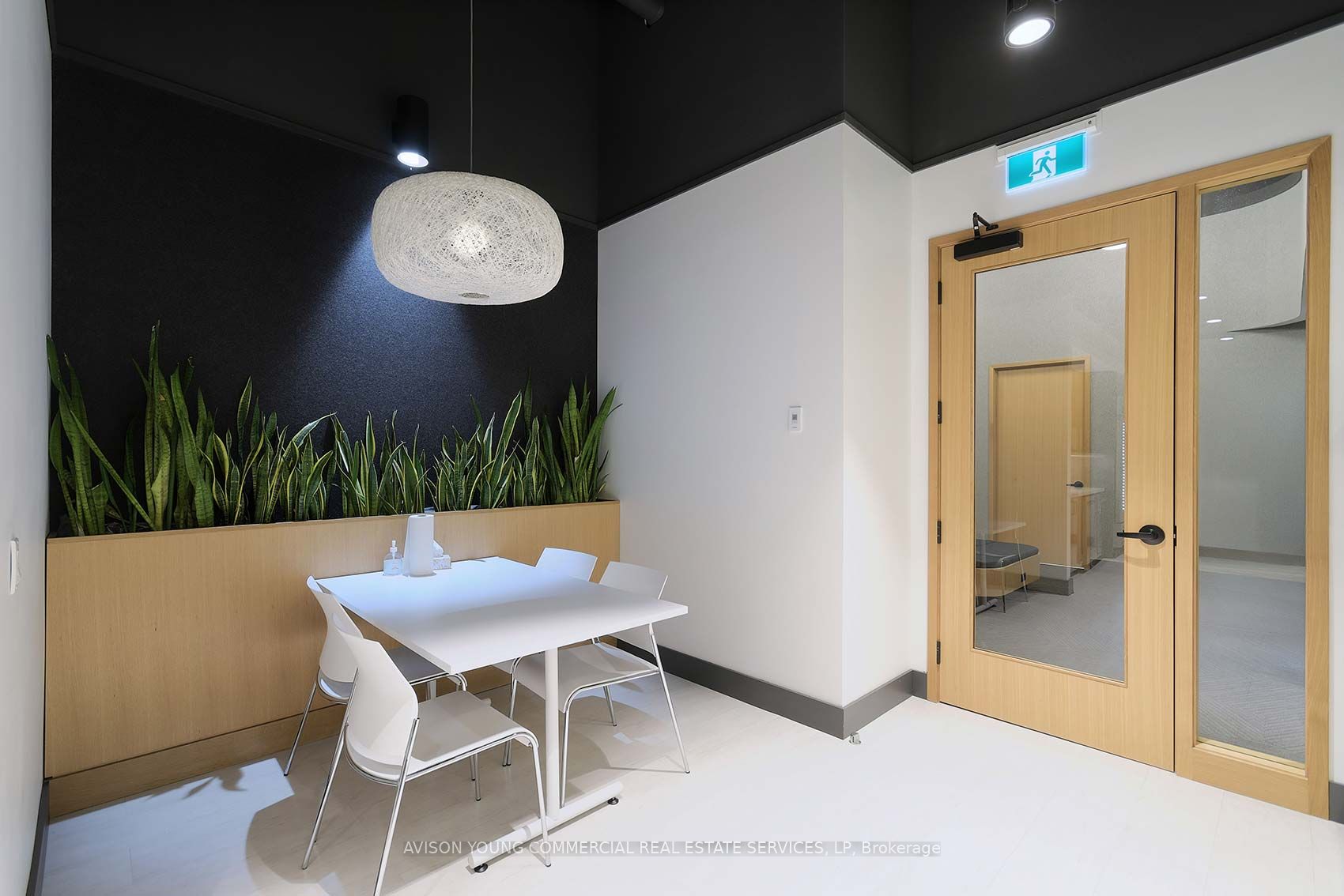 75 Huntley Street Property Photo 14