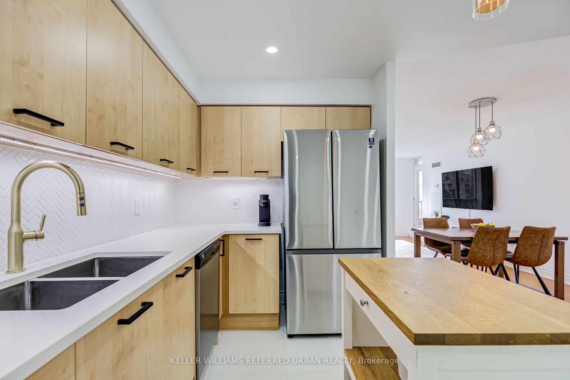 55 Harrison Garden Boulevard 510 Property Photo 1