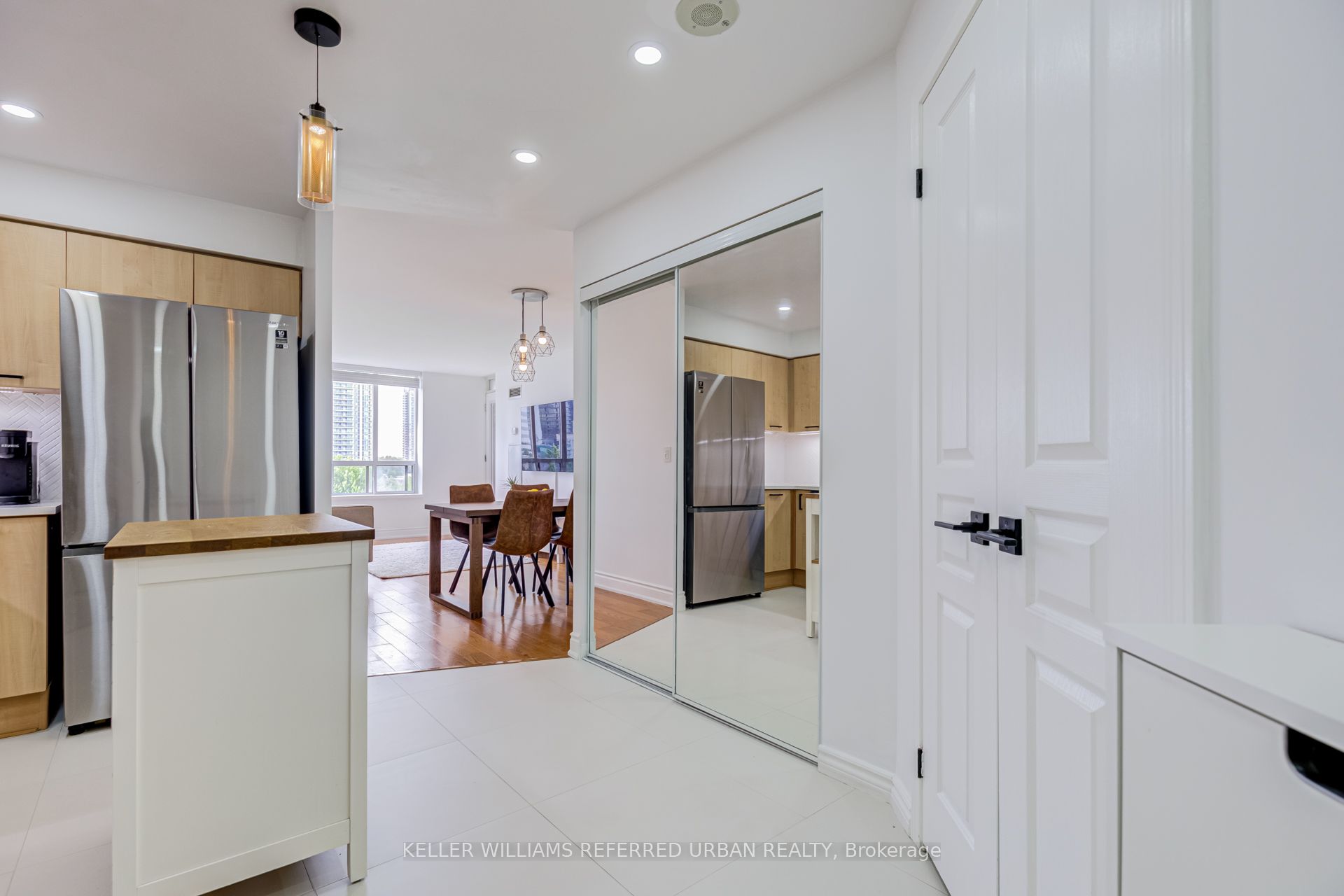 55 Harrison Garden Boulevard 510 Property Photo 6
