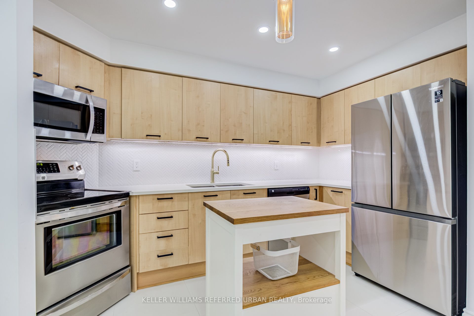 55 Harrison Garden Boulevard 510 Property Photo 7