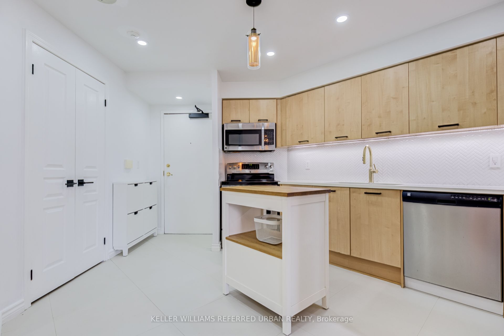 55 Harrison Garden Boulevard 510 Property Photo 11