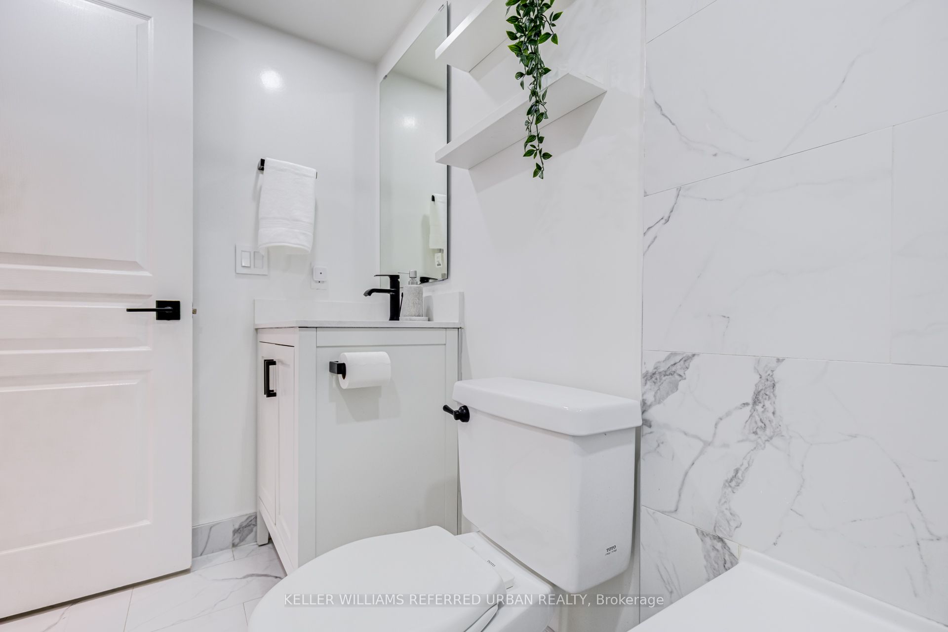 55 Harrison Garden Boulevard 510 Property Photo 28