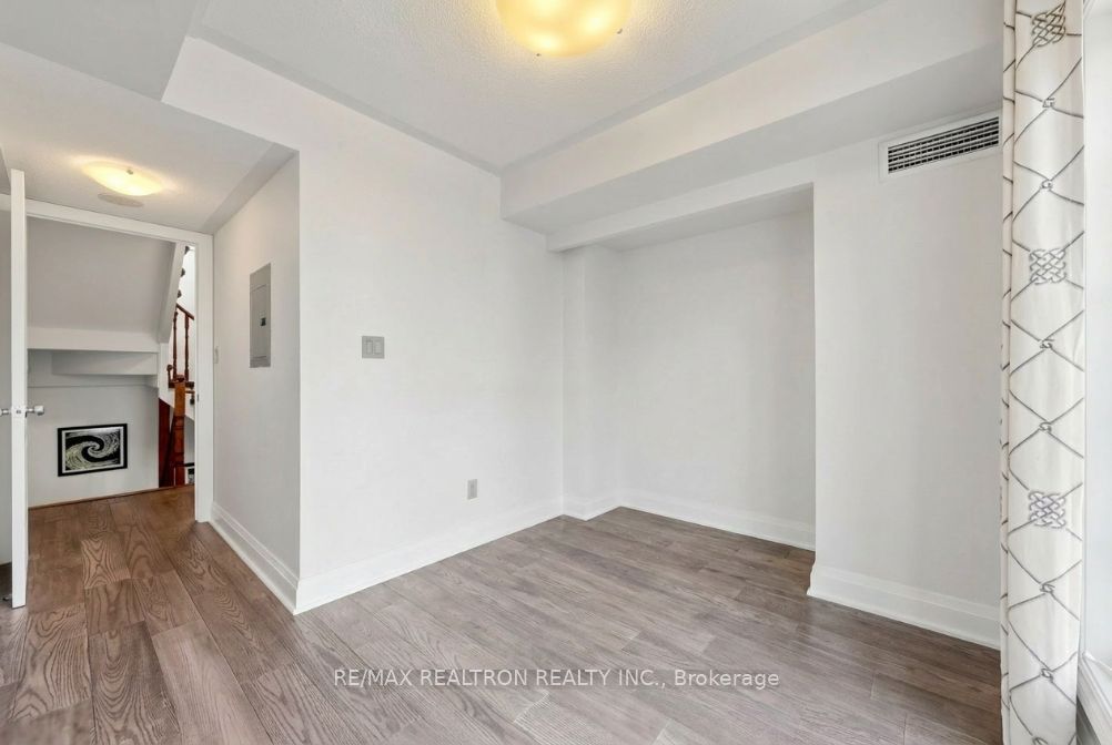 3 Rean Drive Th16 Property Photo 37