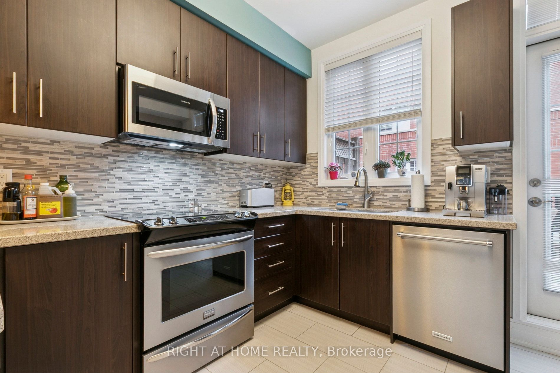 28 Raffeix Lane Property Photo 8