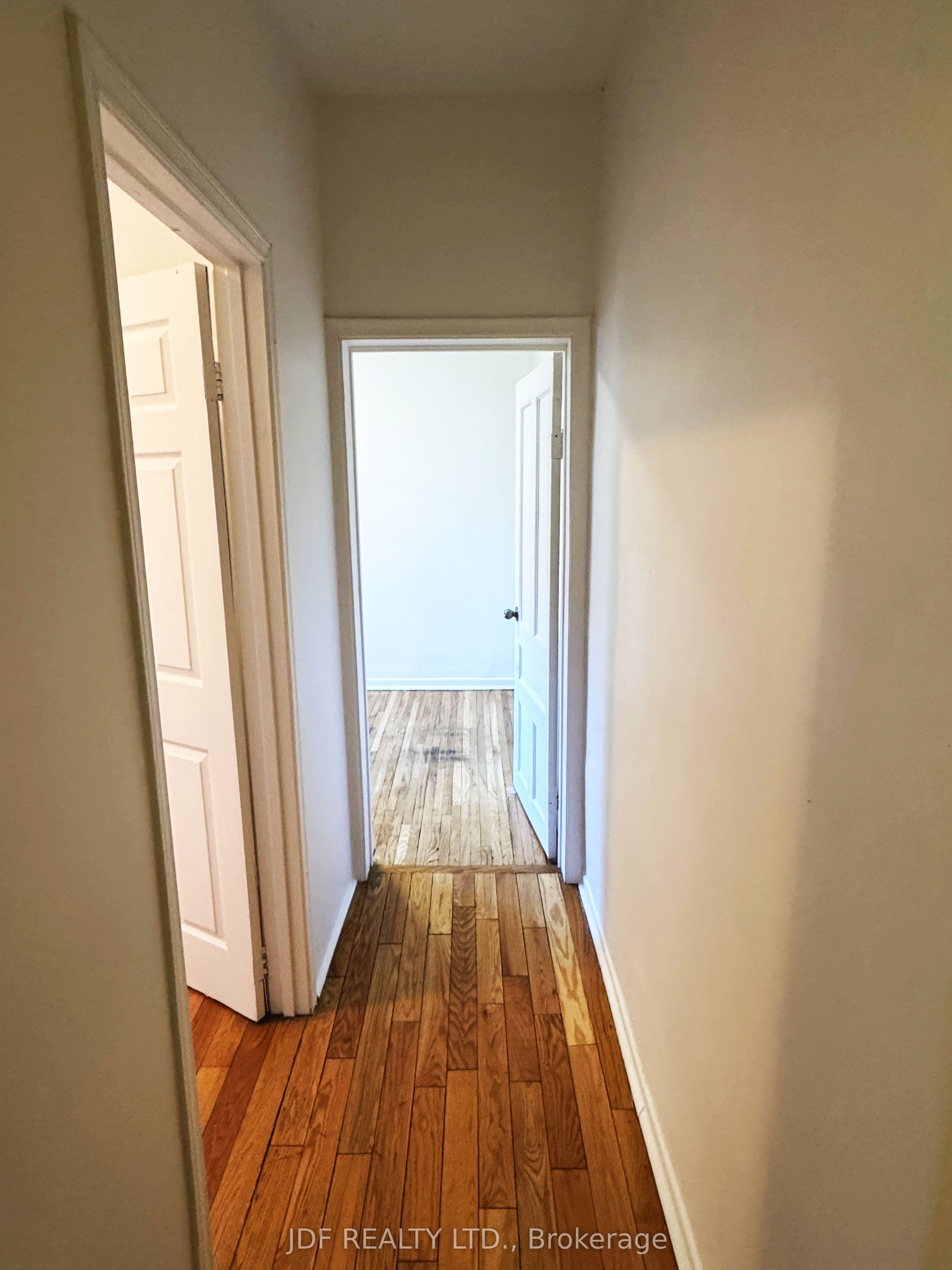 383 Lansdowne Avenue Main Floor Property Photo 17