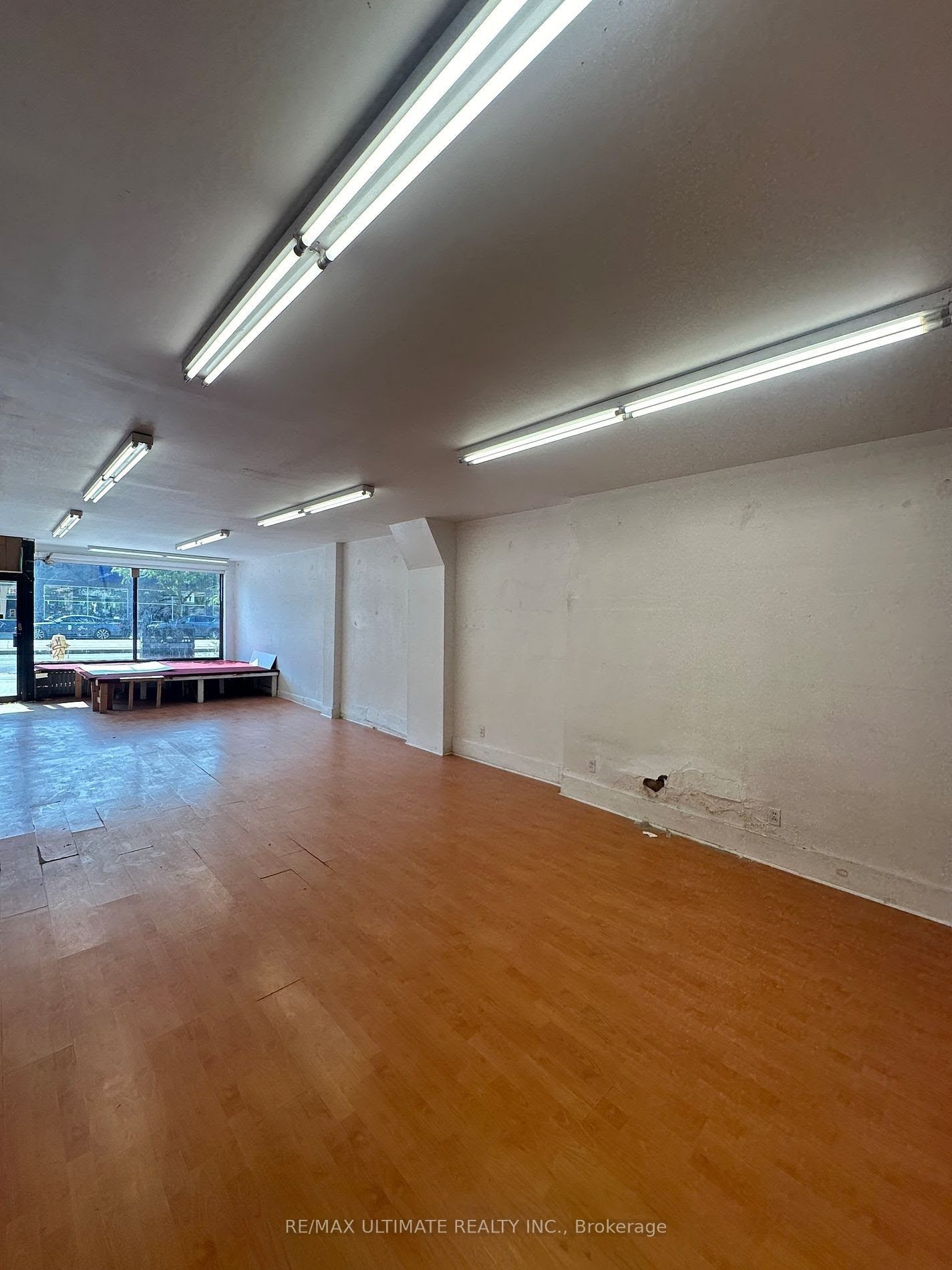 566 St Clair Avenue W Property Photo 3