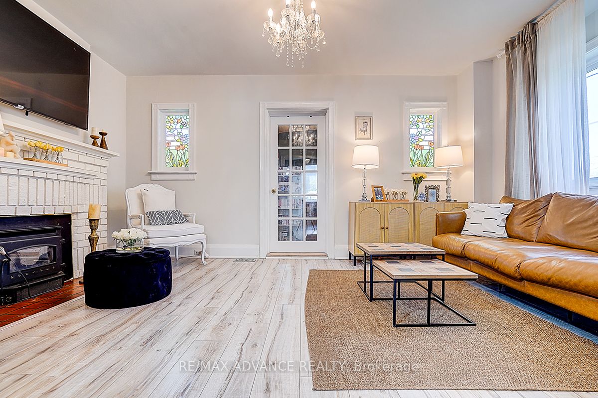 33 Castlefield Avenue Property Photo 4