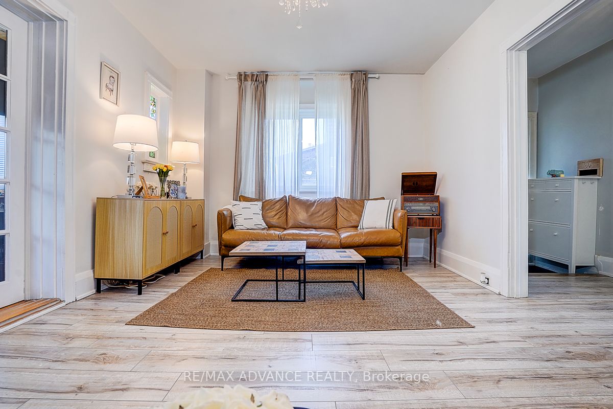33 Castlefield Avenue Property Photo 7