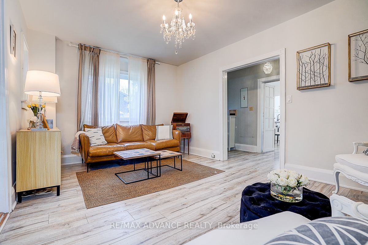 33 Castlefield Avenue Property Photo 8