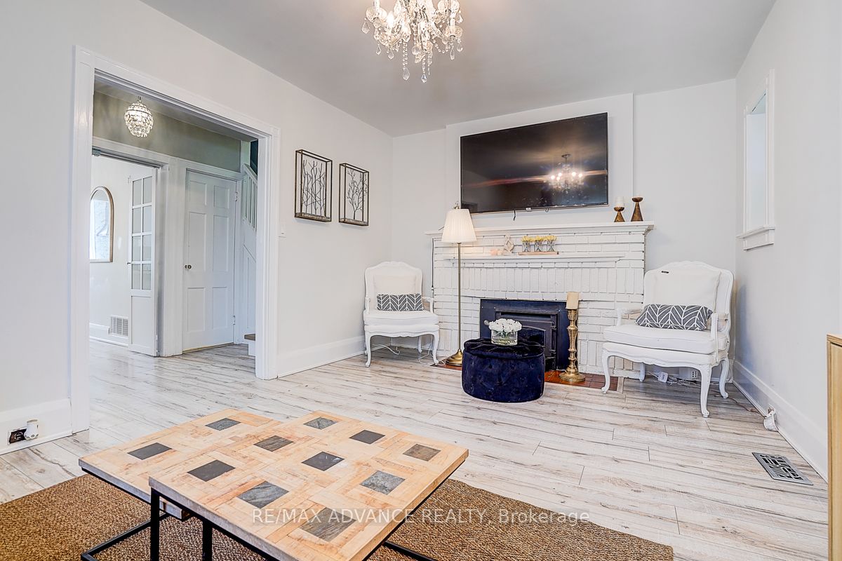 33 Castlefield Avenue Property Photo 9